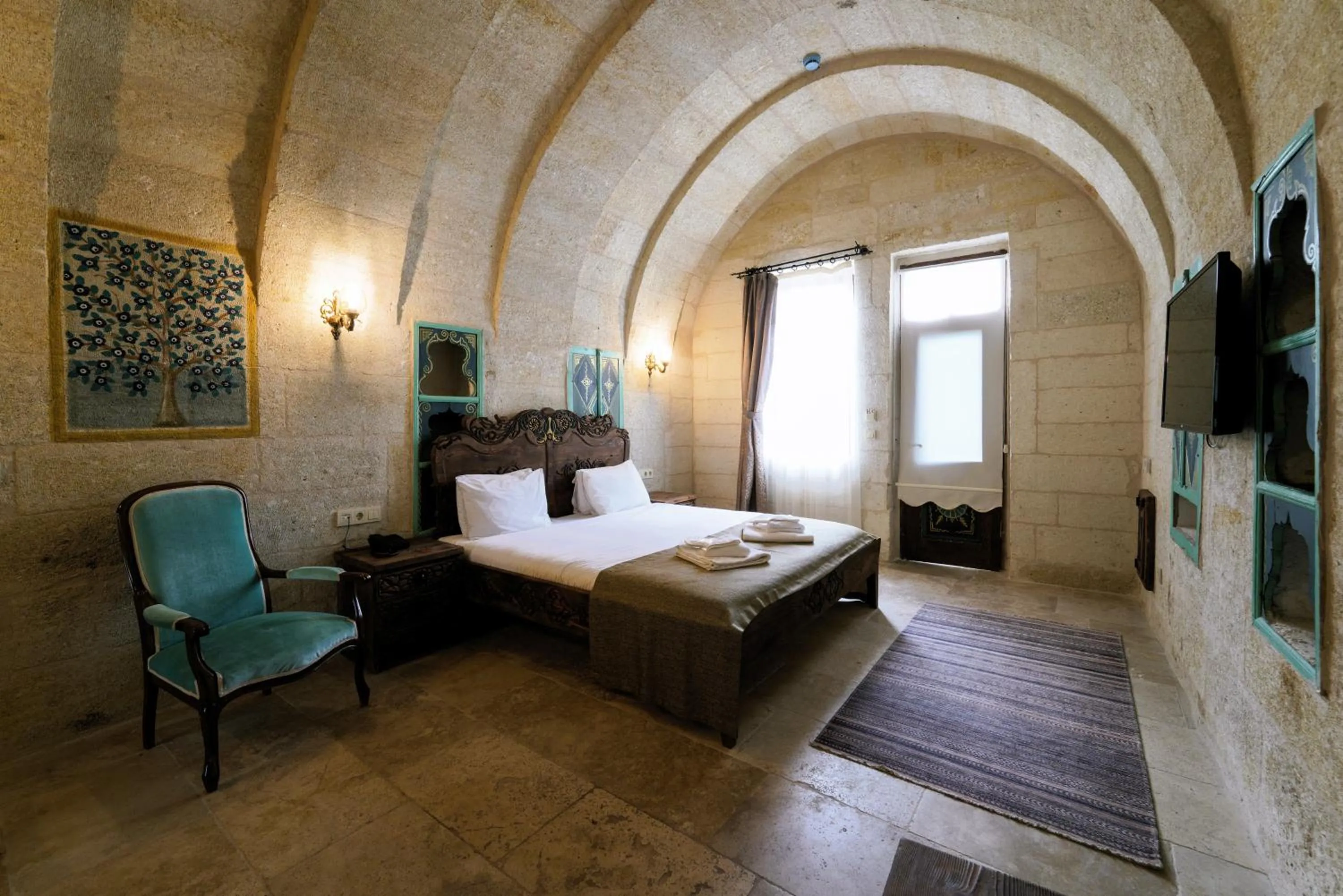 Massage, Bed in Capp Royal Cave HOTEL