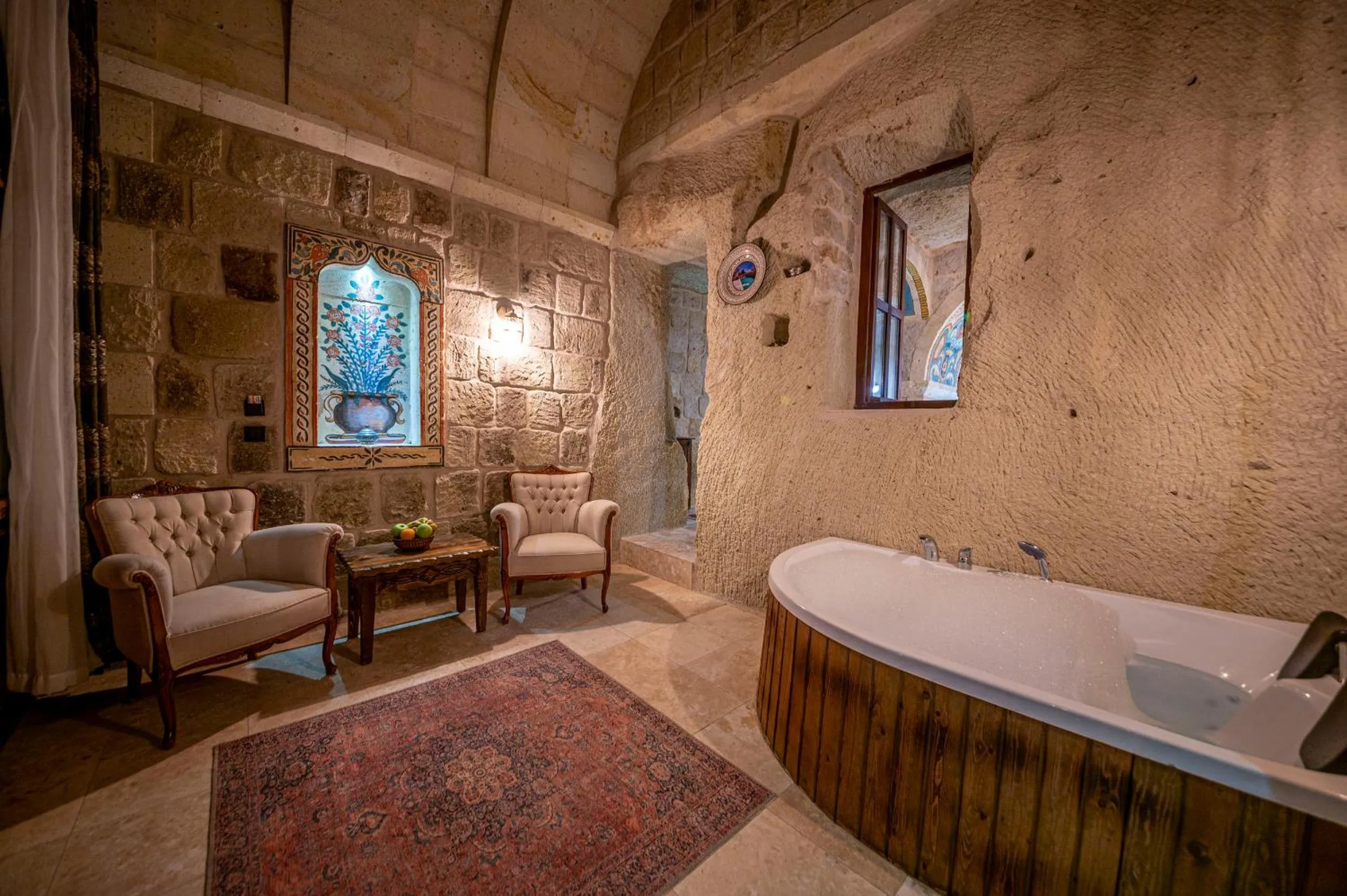 Hot Tub in Capp Royal Cave HOTEL