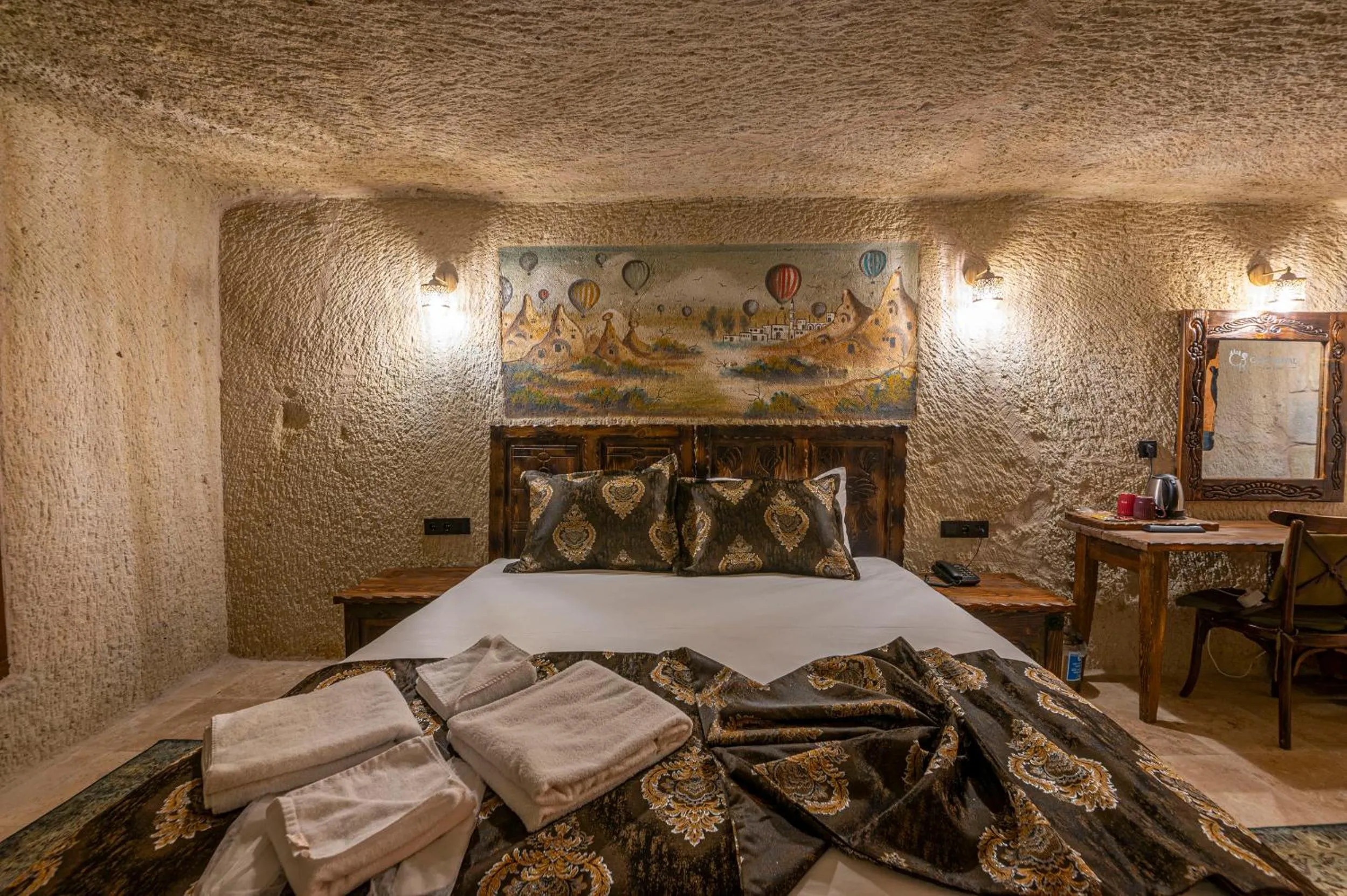 Bed in Capp Royal Cave HOTEL