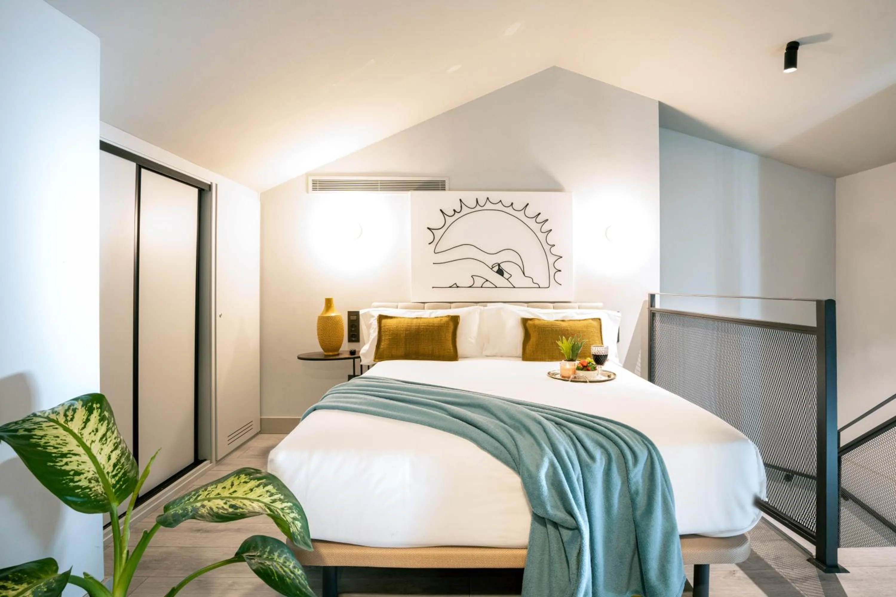 Bed in Coeo Parras Design Apartments