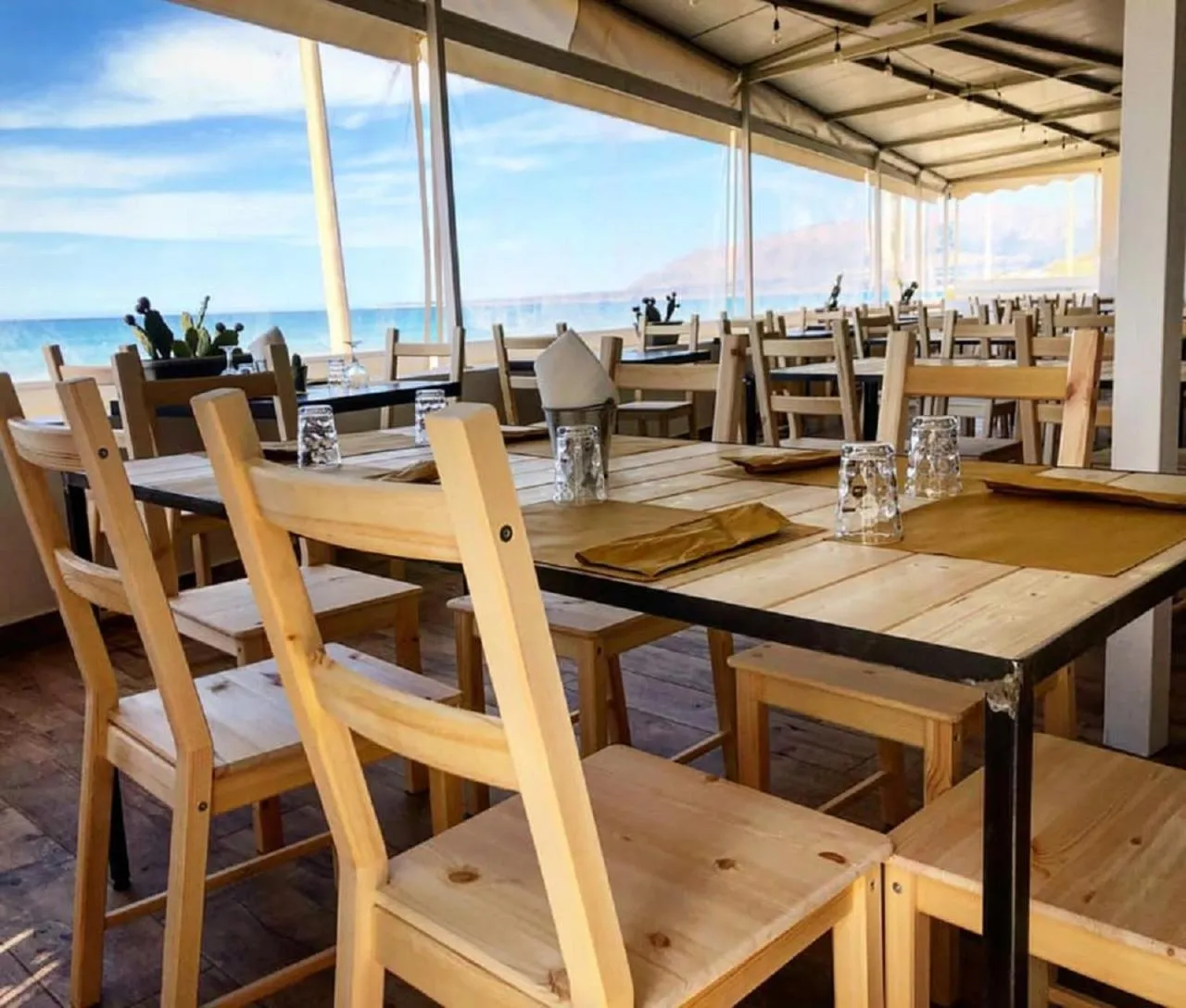 Restaurant/places to eat in Case Playa