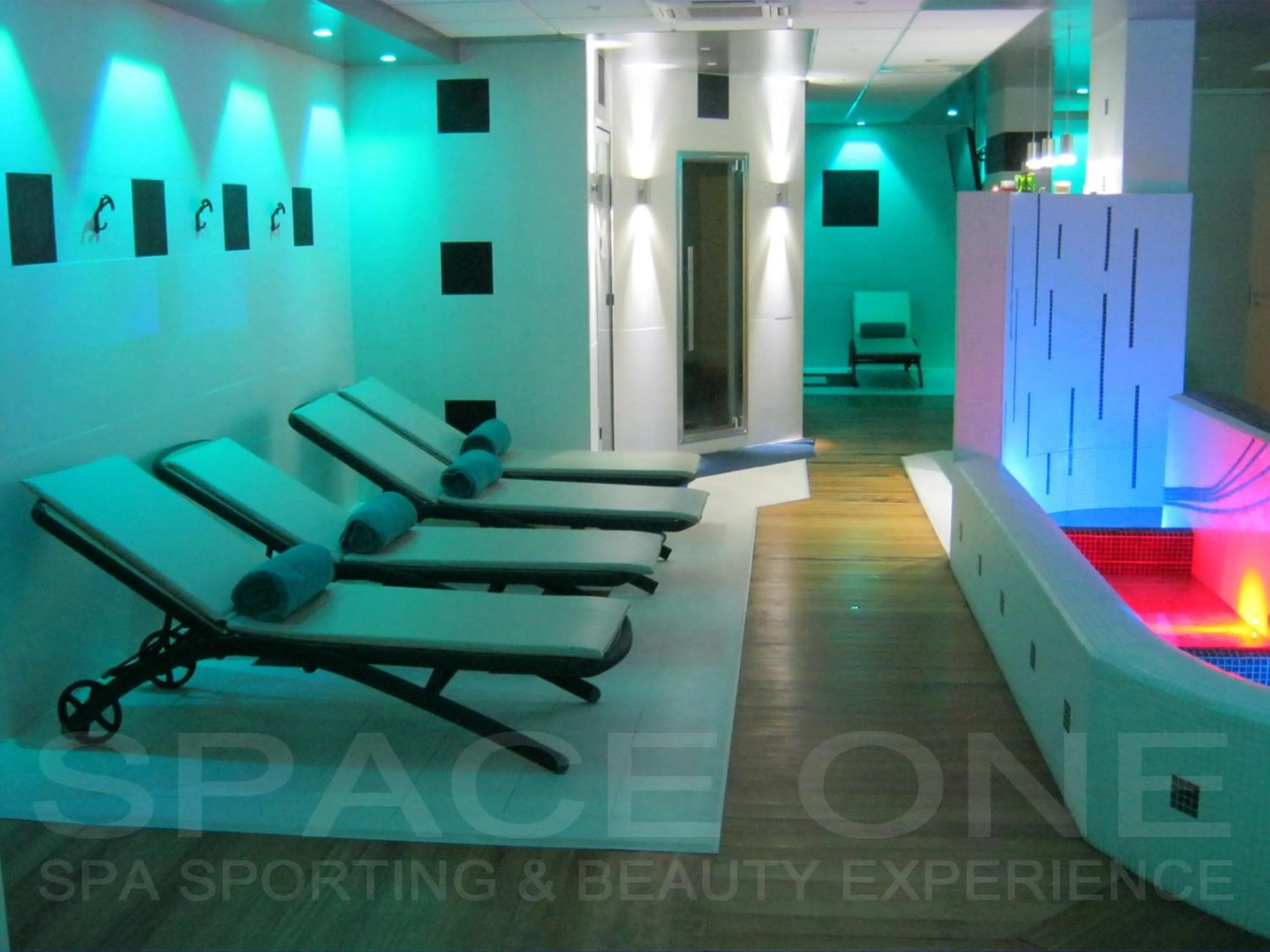 Solarium, Swimming Pool in Marina Palace Hotel & Congress Hall