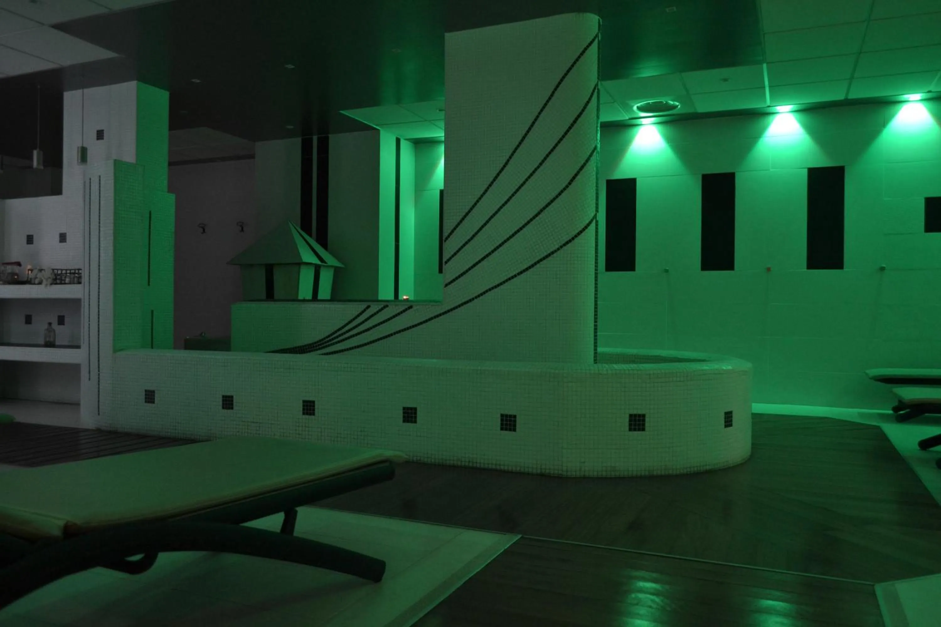 Public Bath in Marina Palace Hotel & Congress Hall