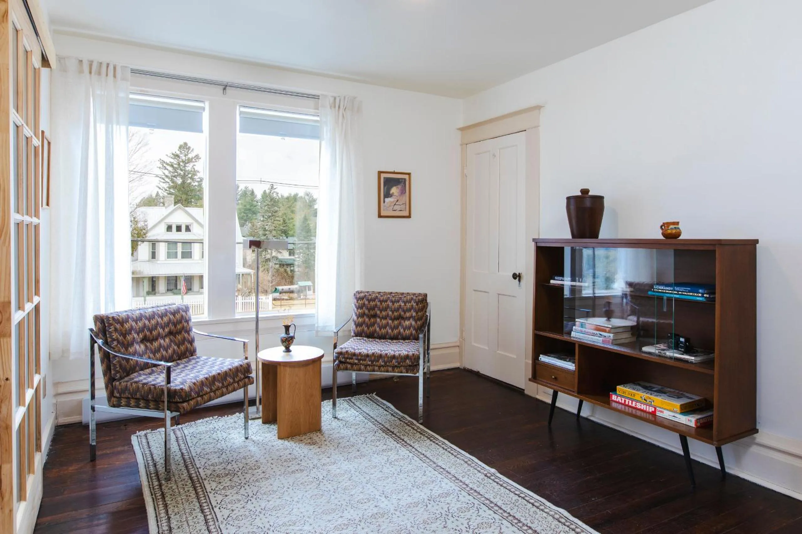 Seating area in Eastwind Hotel Lake Placid