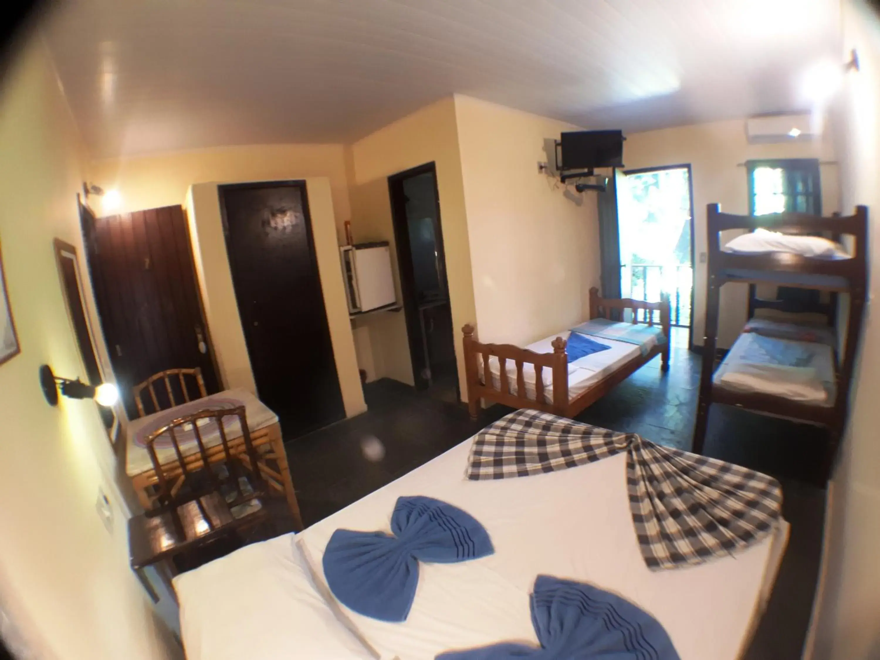 Standard Quadruple Room in Pousada Alicia Standard Quadruple Room in Pousada Alicia