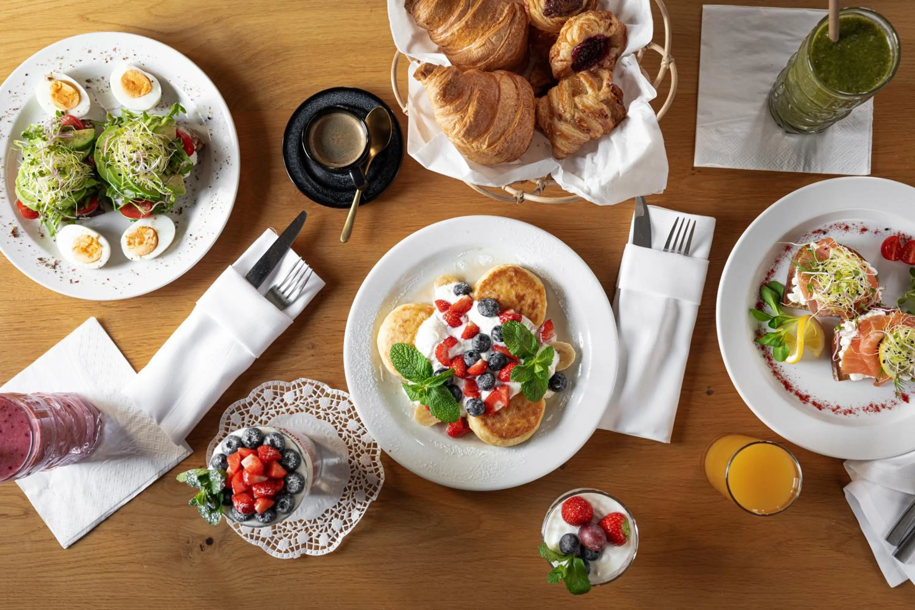 Breakfast in The Viaduct - Suites & More