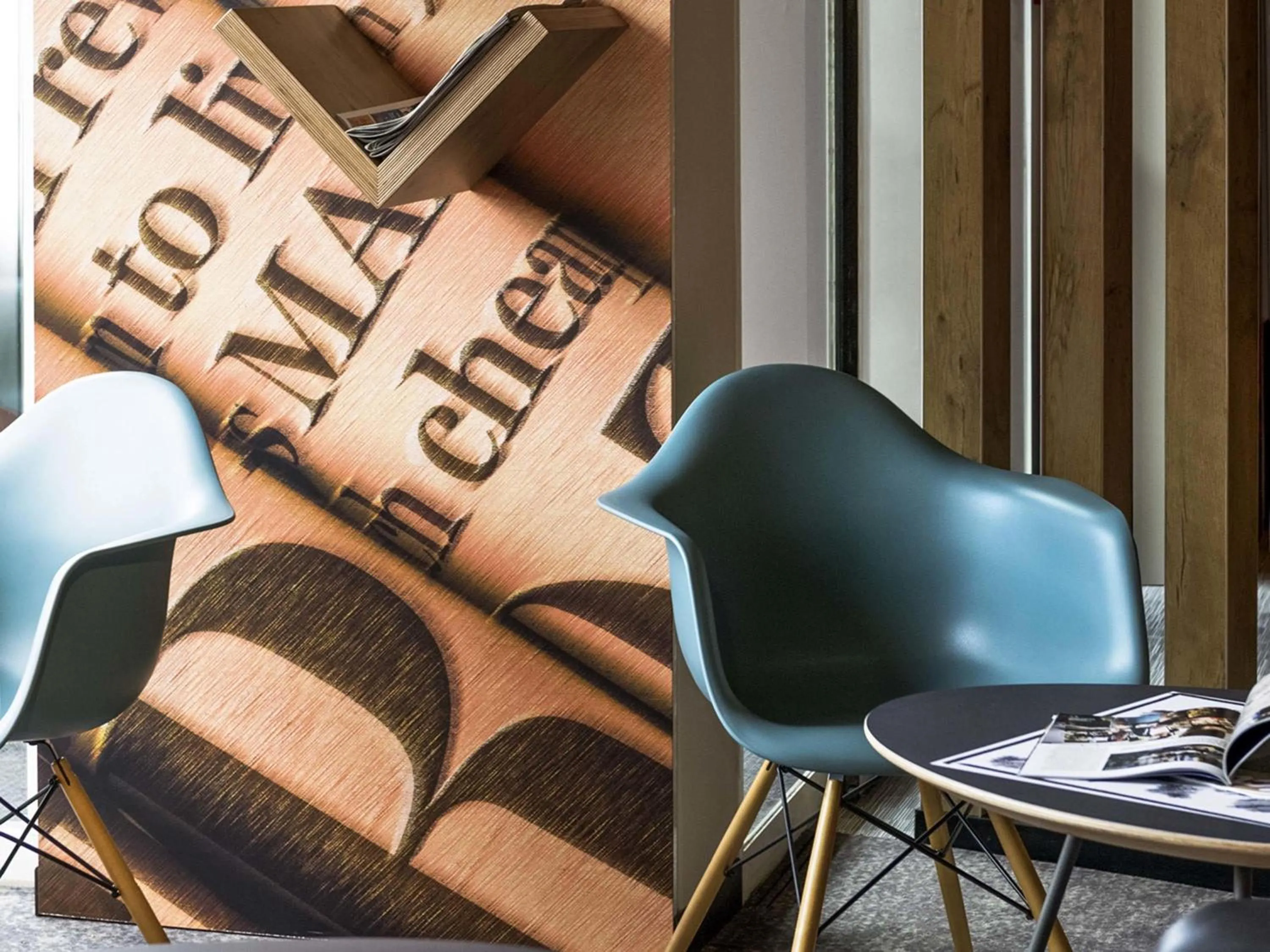 Lounge or bar in ibis De Panne