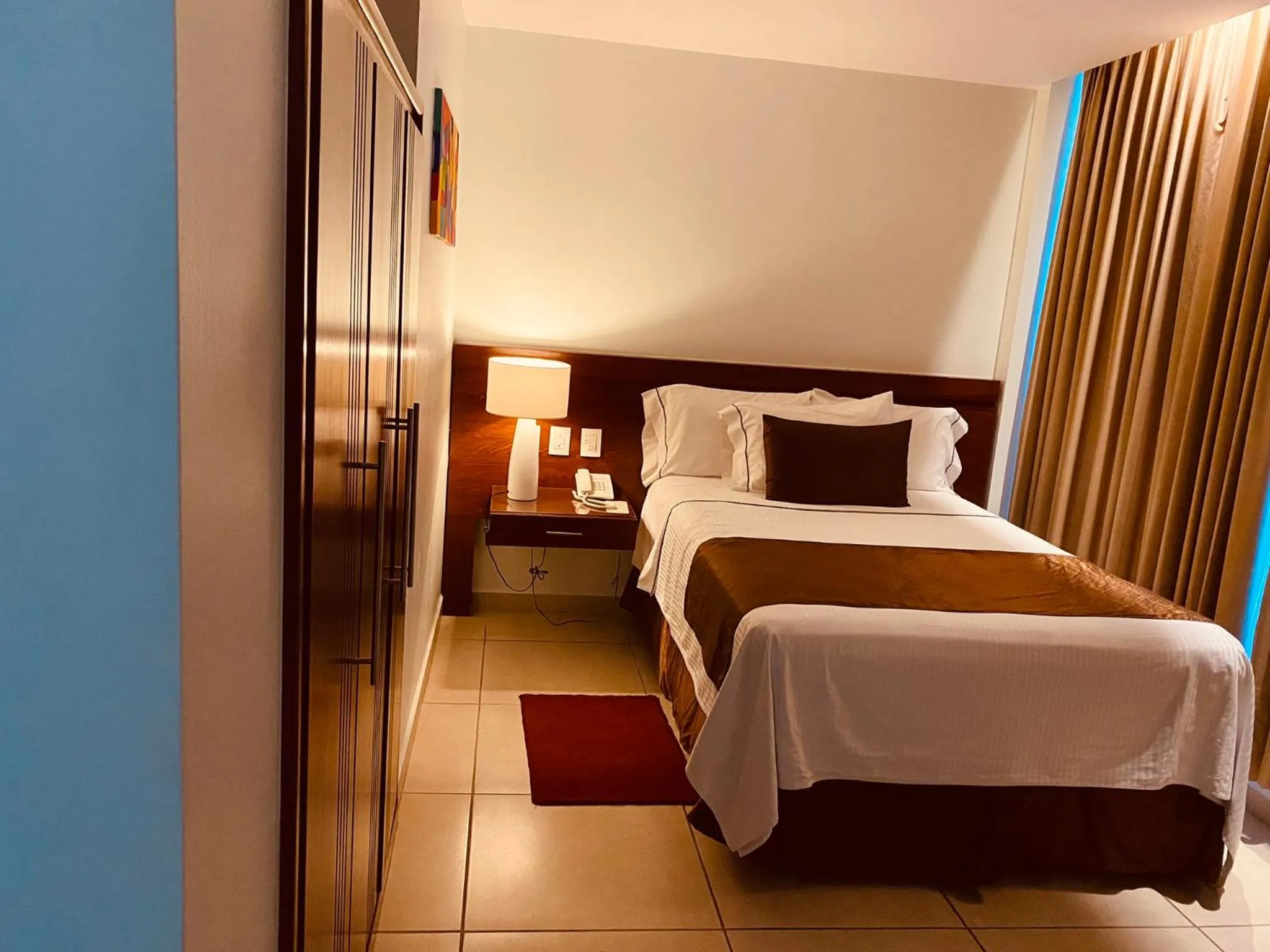 Bed in San Francisco Hotel Boutique