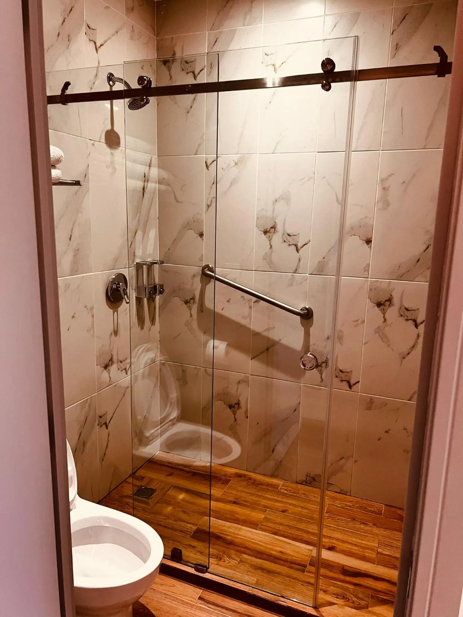 Shower in San Francisco Hotel Boutique