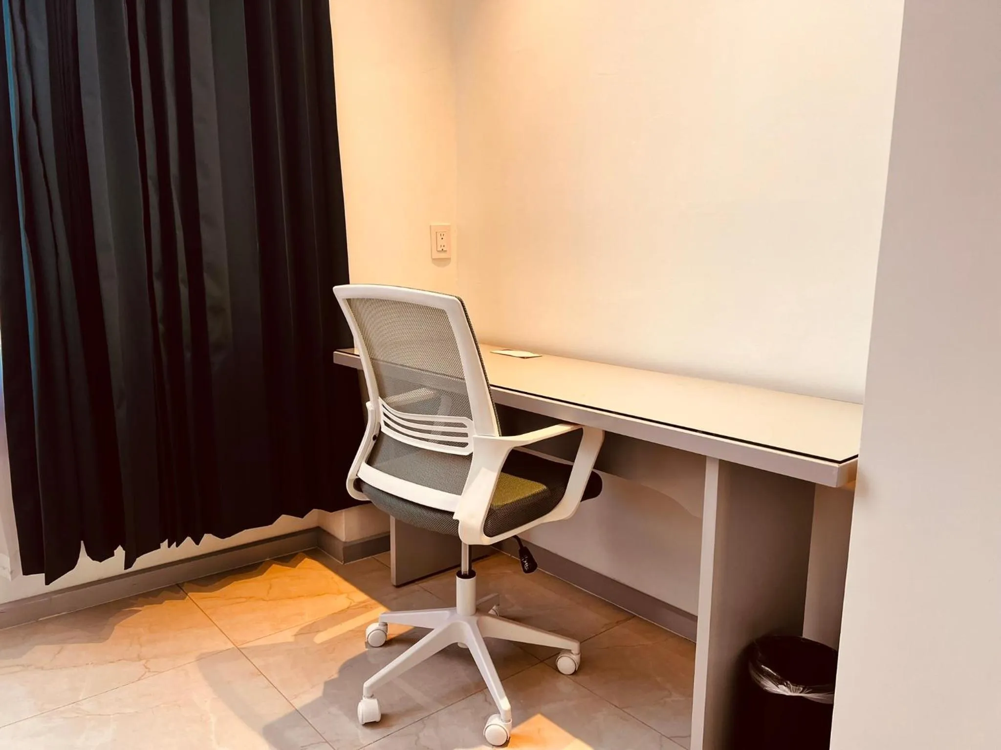 Seating area in San Francisco Hotel Boutique