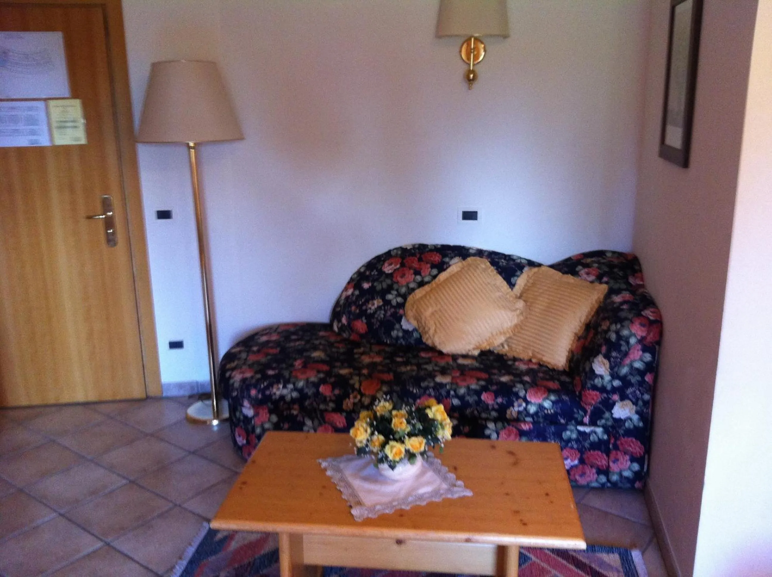 Seating area in Piccolo Hotel Sciliar