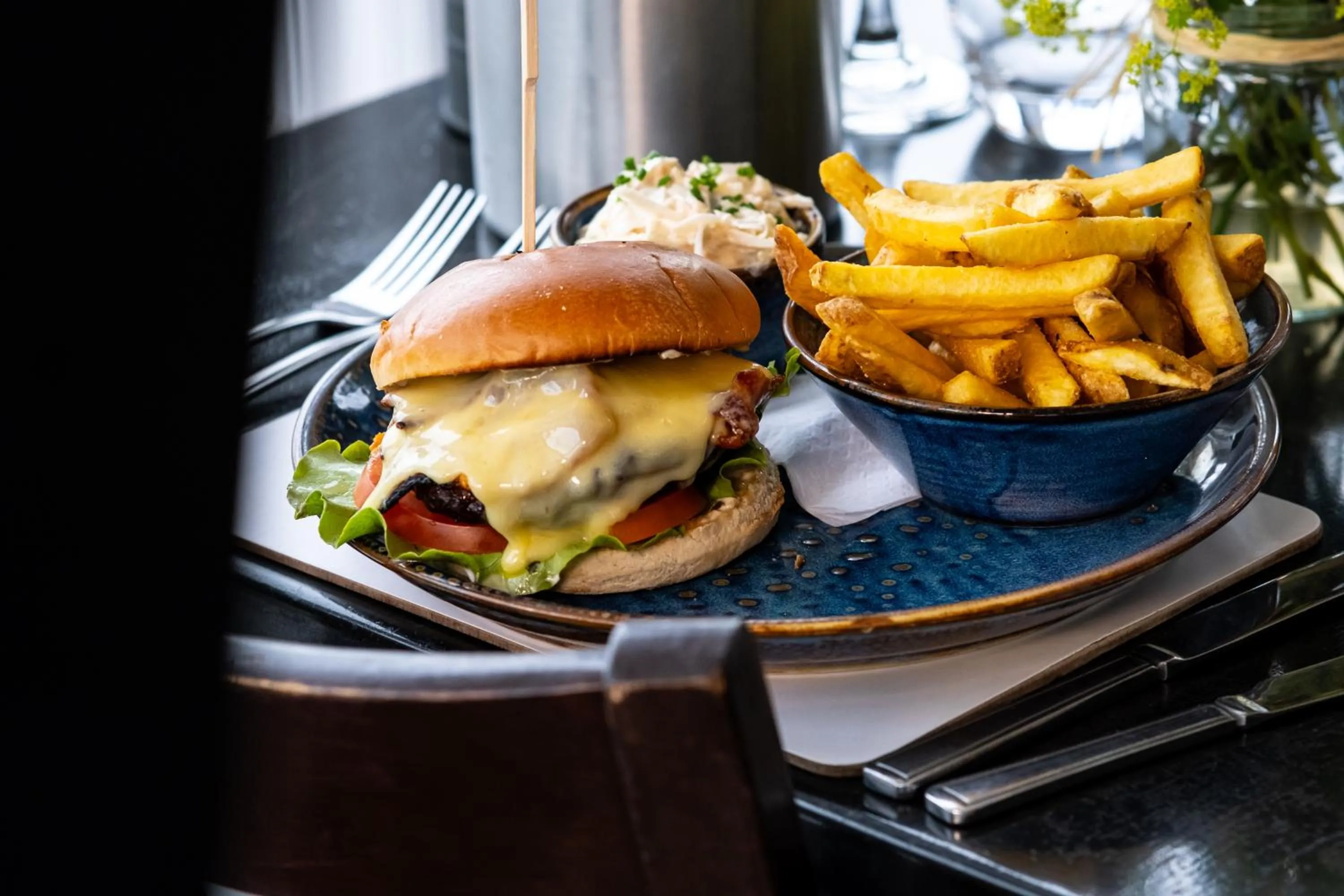 Food and drinks in The Upper Largo Hotel & Restaurant