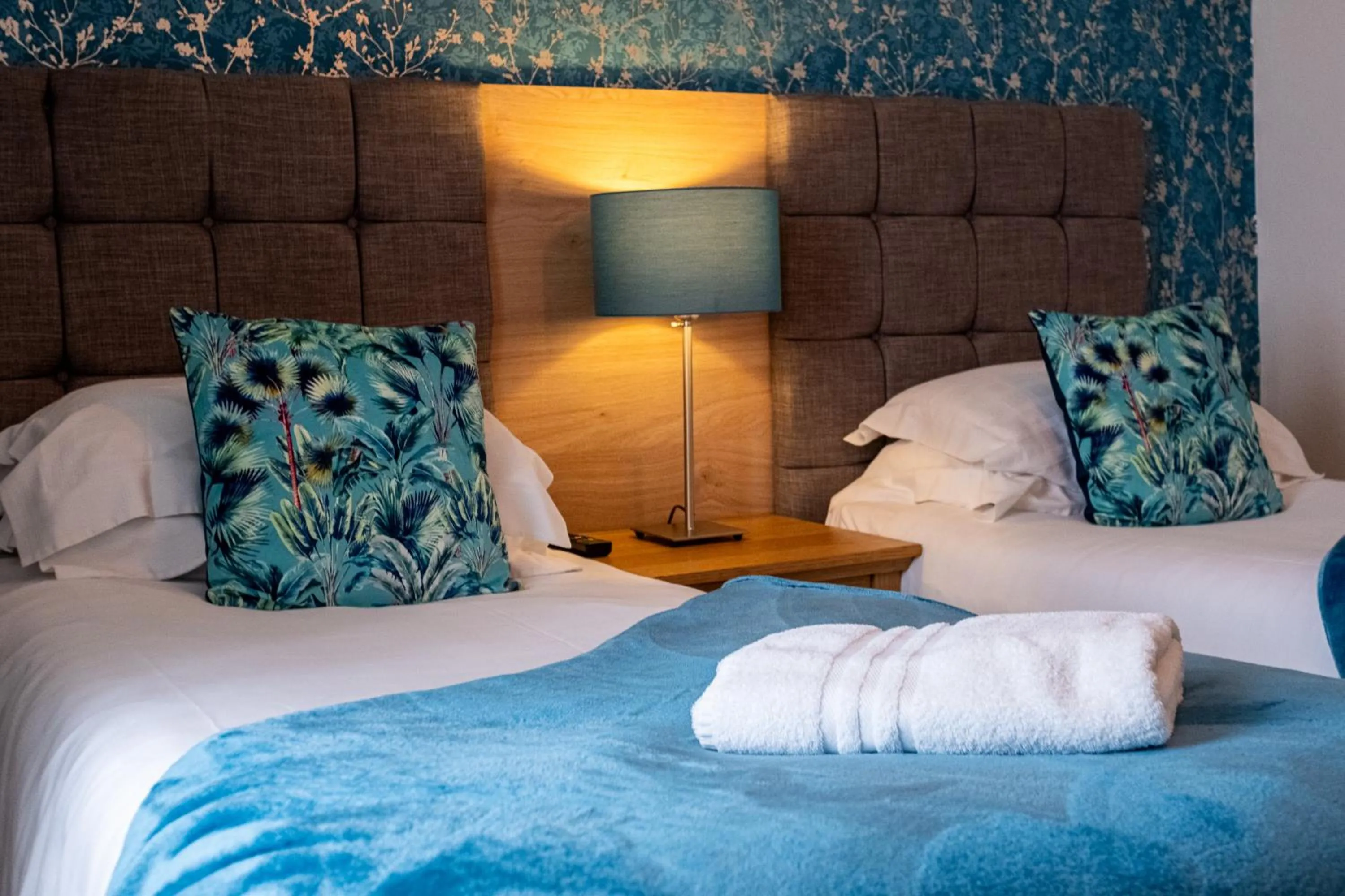 Bed in The Upper Largo Hotel & Restaurant