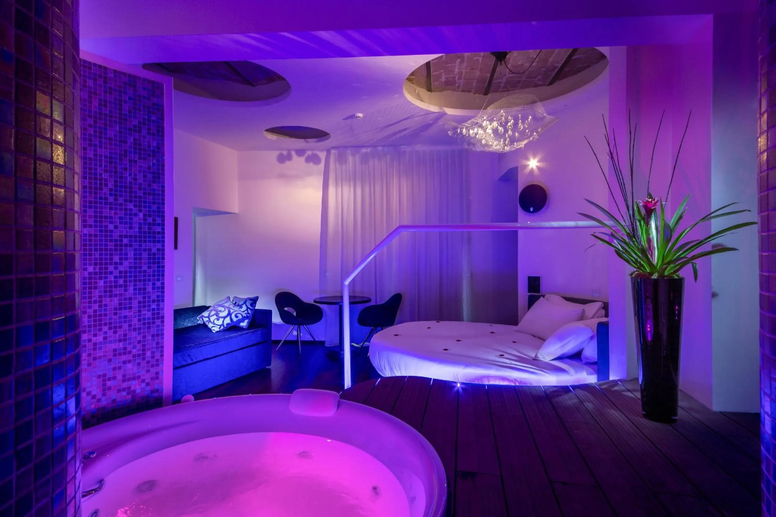 Bed in SuiteSistina for Brave Lovers