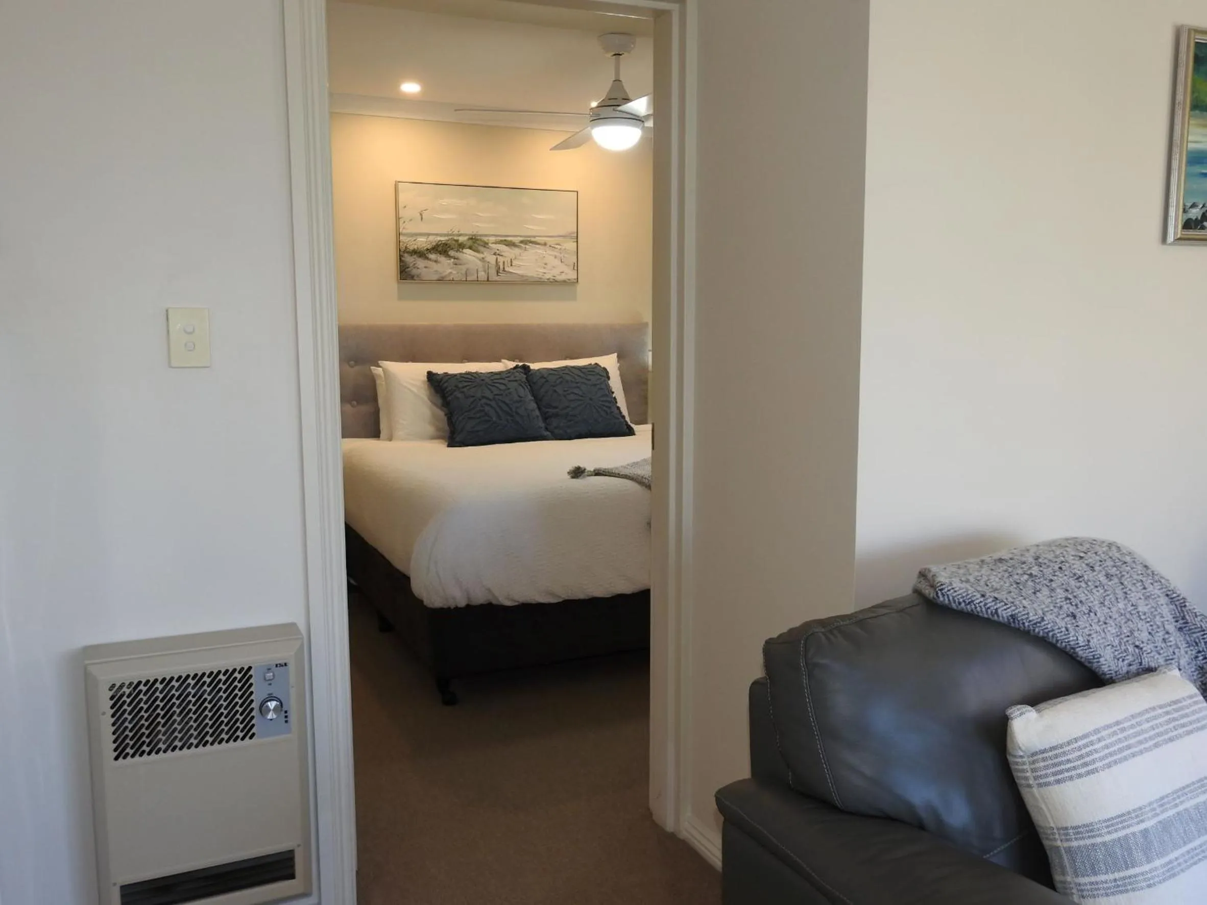 Bedroom, Bed in On The Terrace Stanley