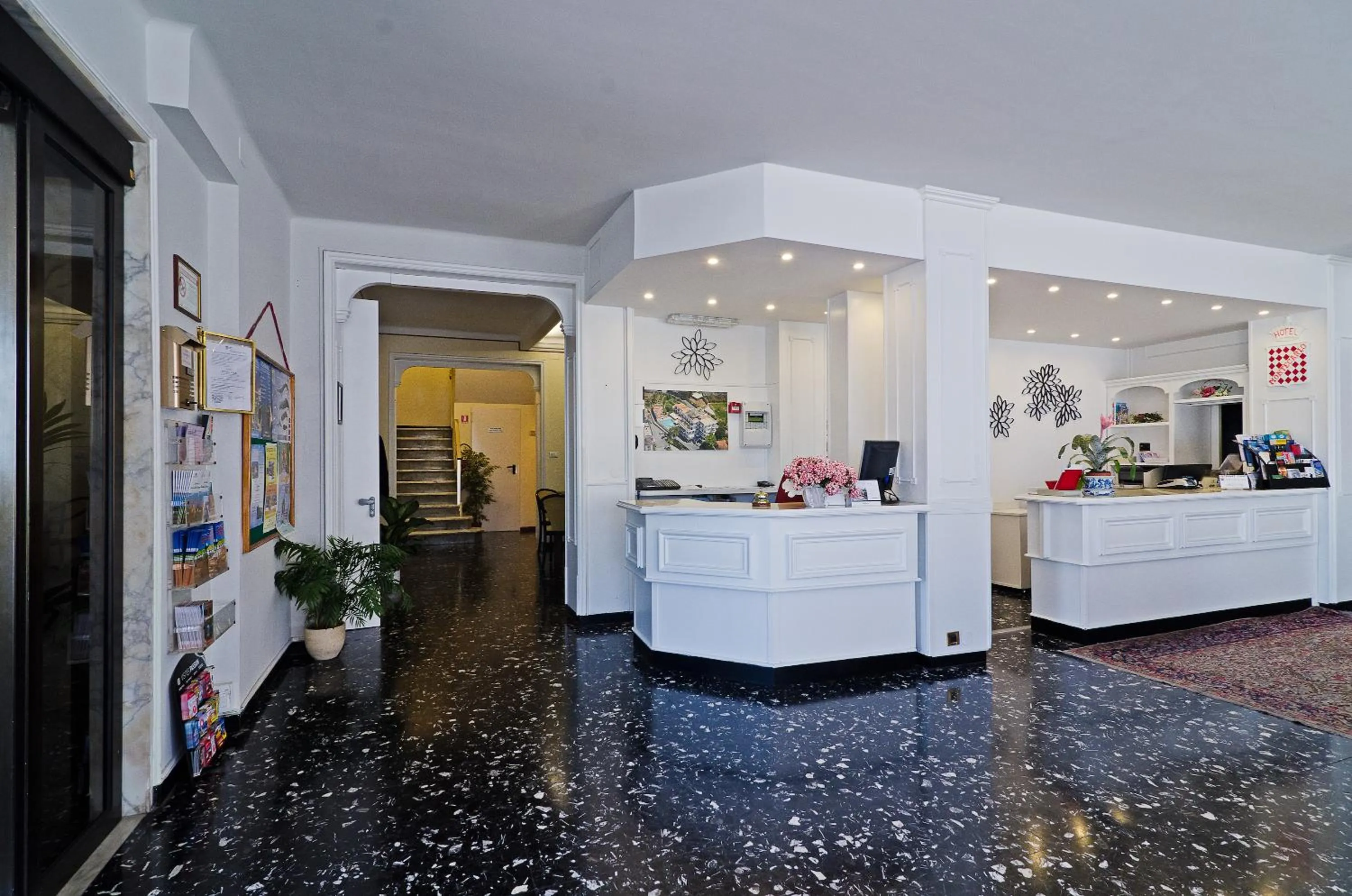 Lobby or reception in Hotel Ariston Montecarlo