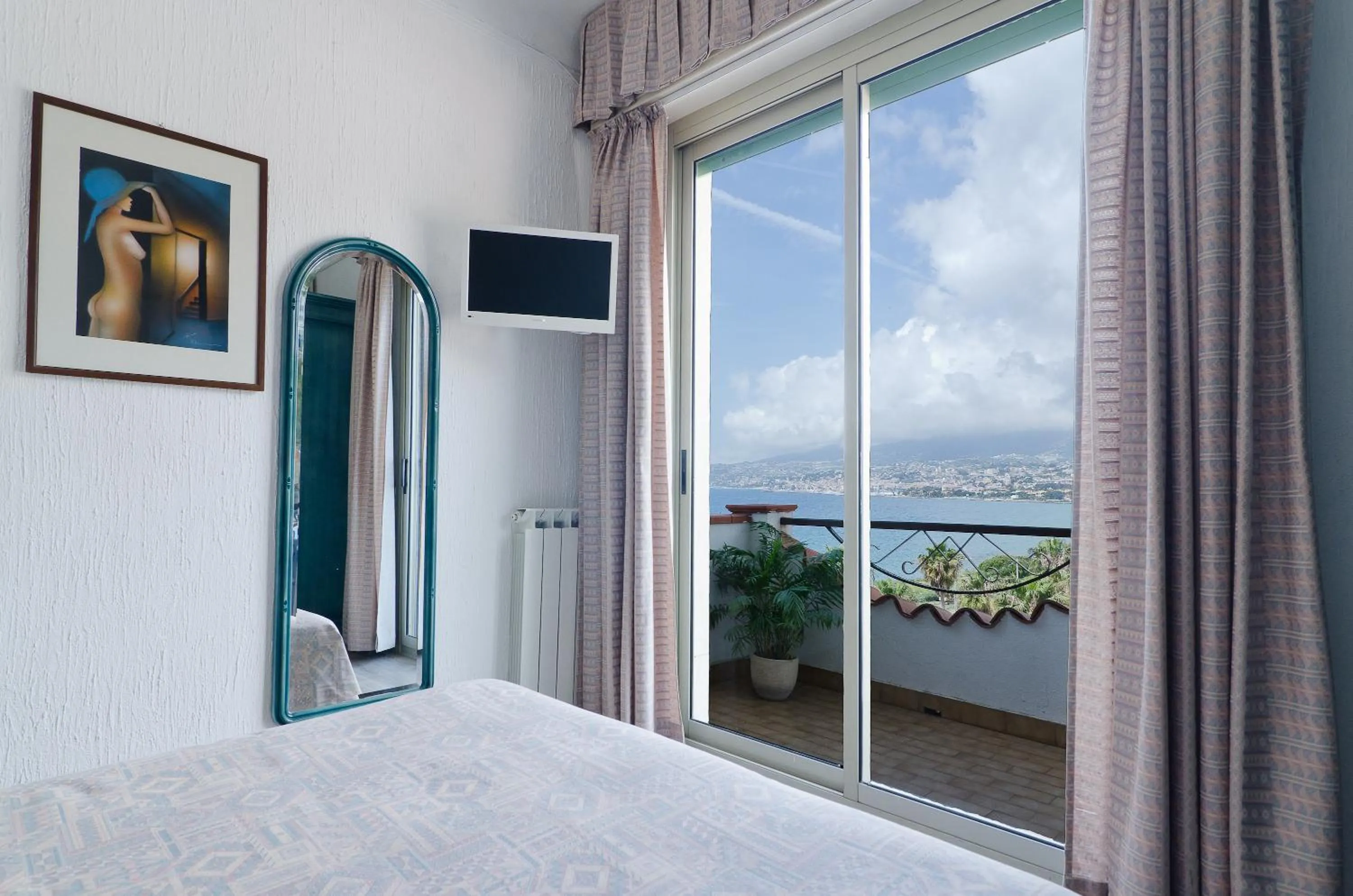 Bedroom in Hotel Ariston Montecarlo