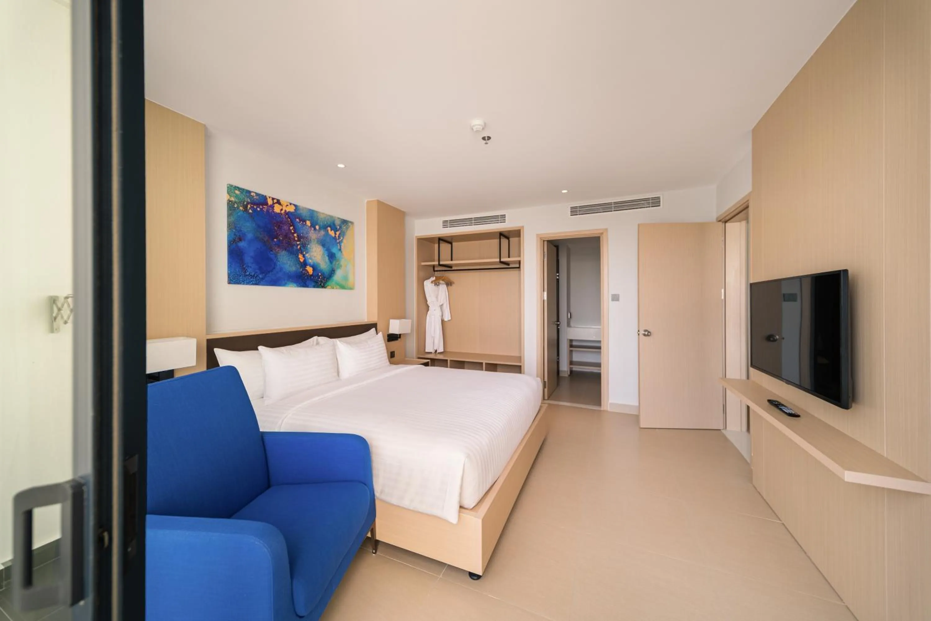 Bedroom, Bed in The Empyrean Cam Ranh Beach Resort
