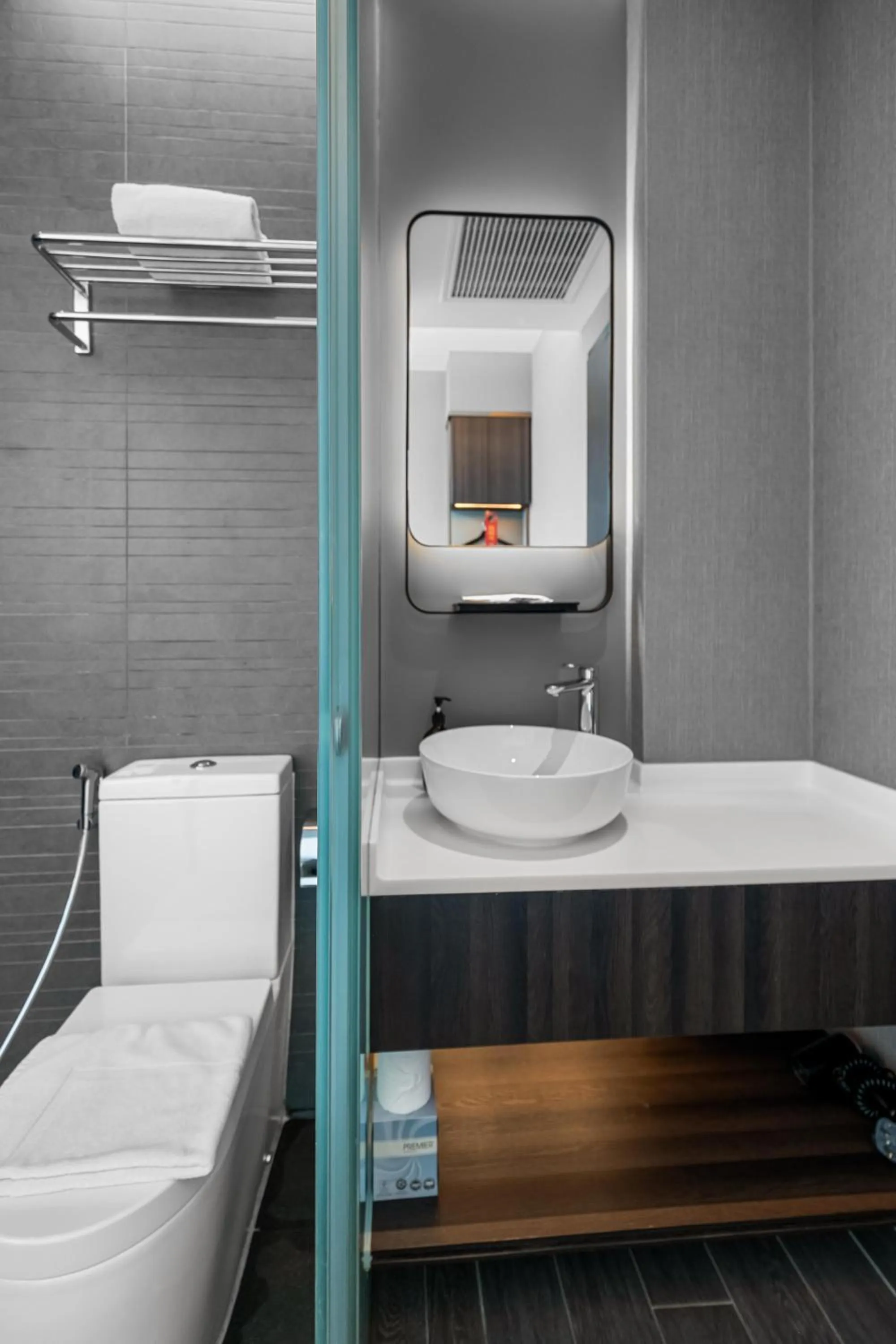 Bathroom, Bed in Beverly Hotels Elements