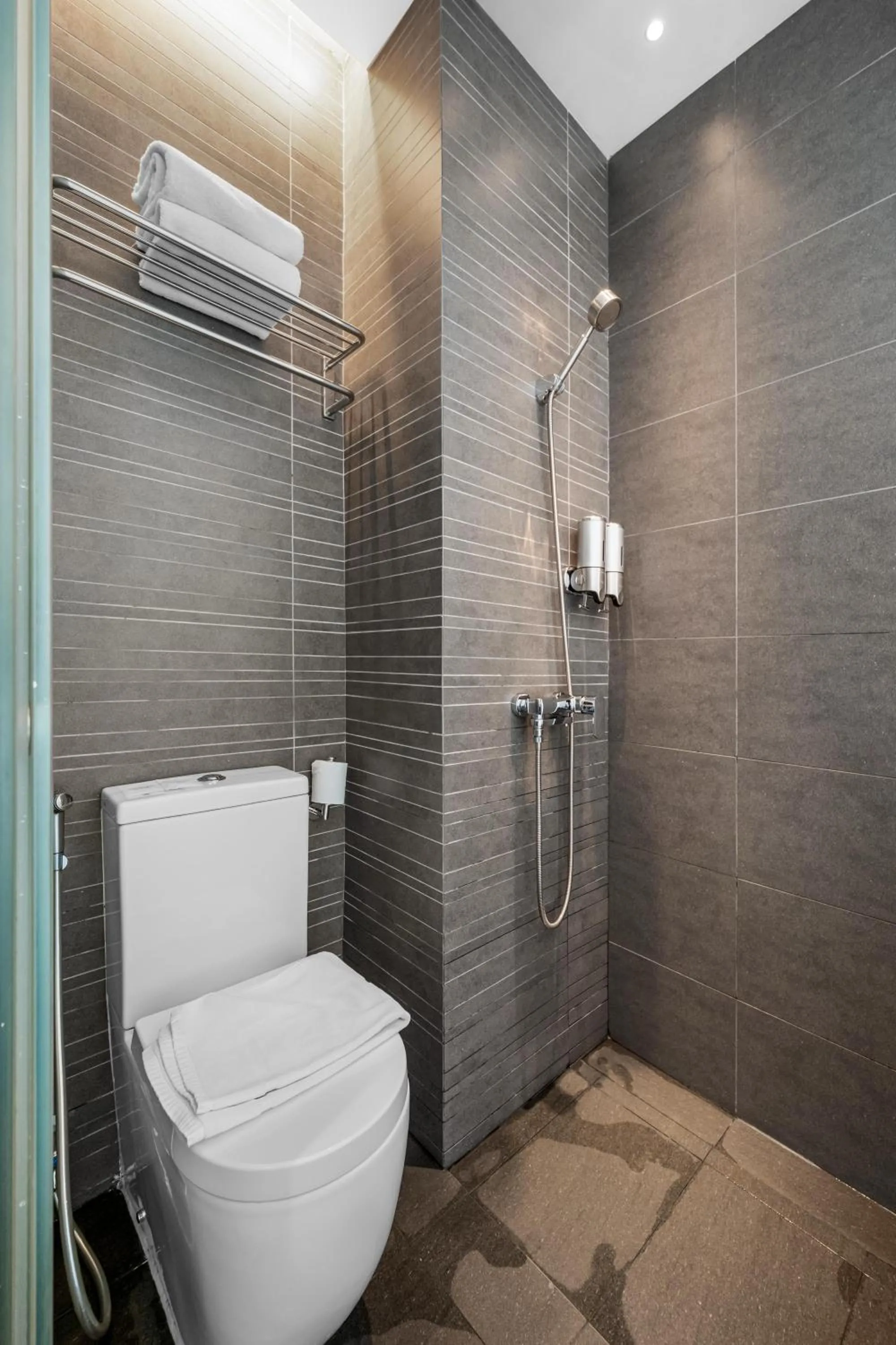 Bathroom in Beverly Hotels Elements