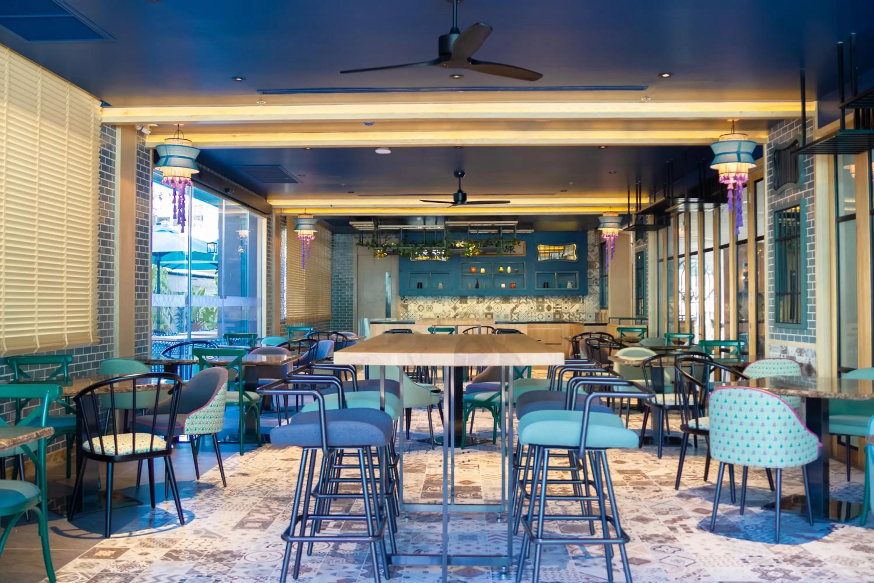 Restaurant/places to eat in GLOW Mira Karon Beach