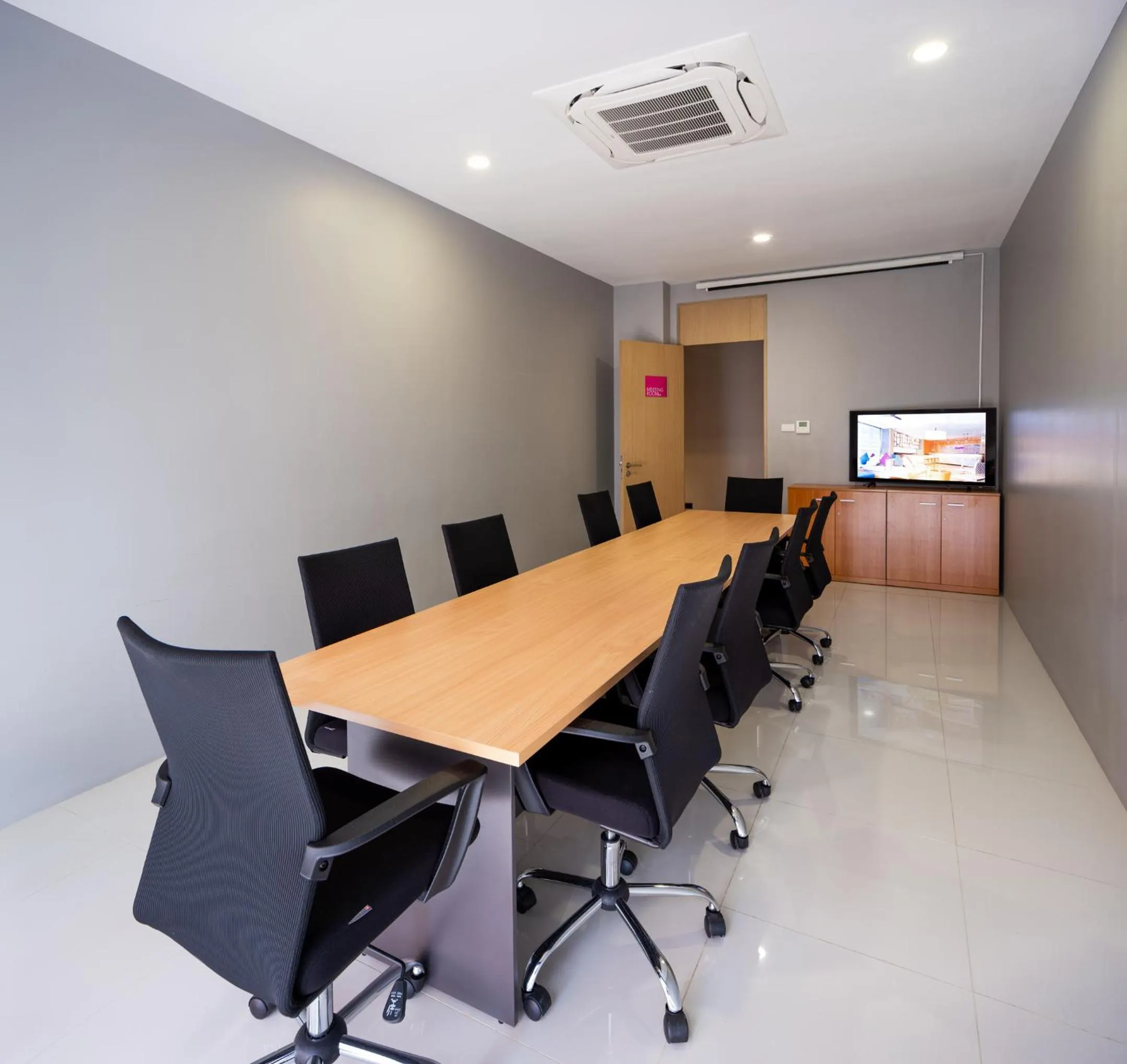 Meeting/conference room in GLOW Mira Karon Beach