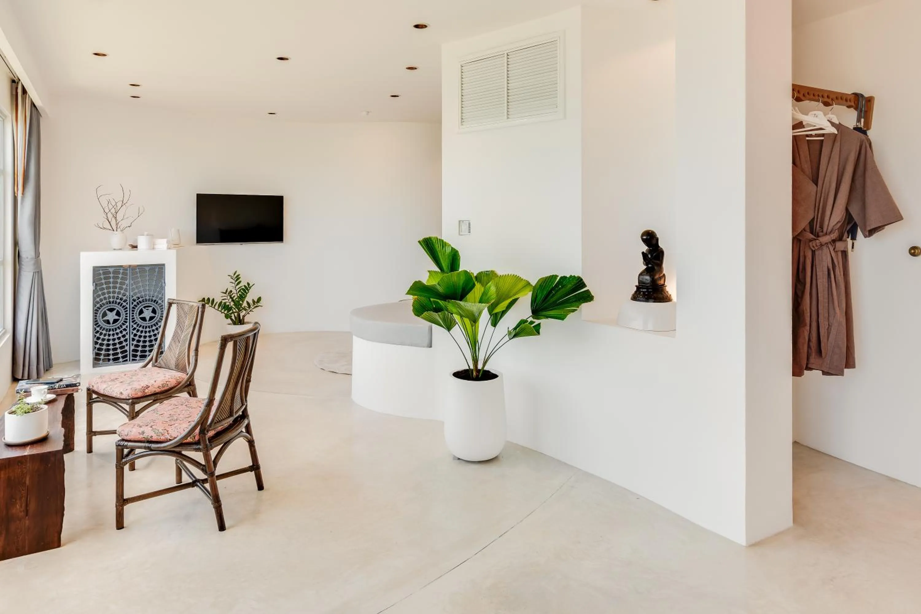 Day in Ampersand Resort