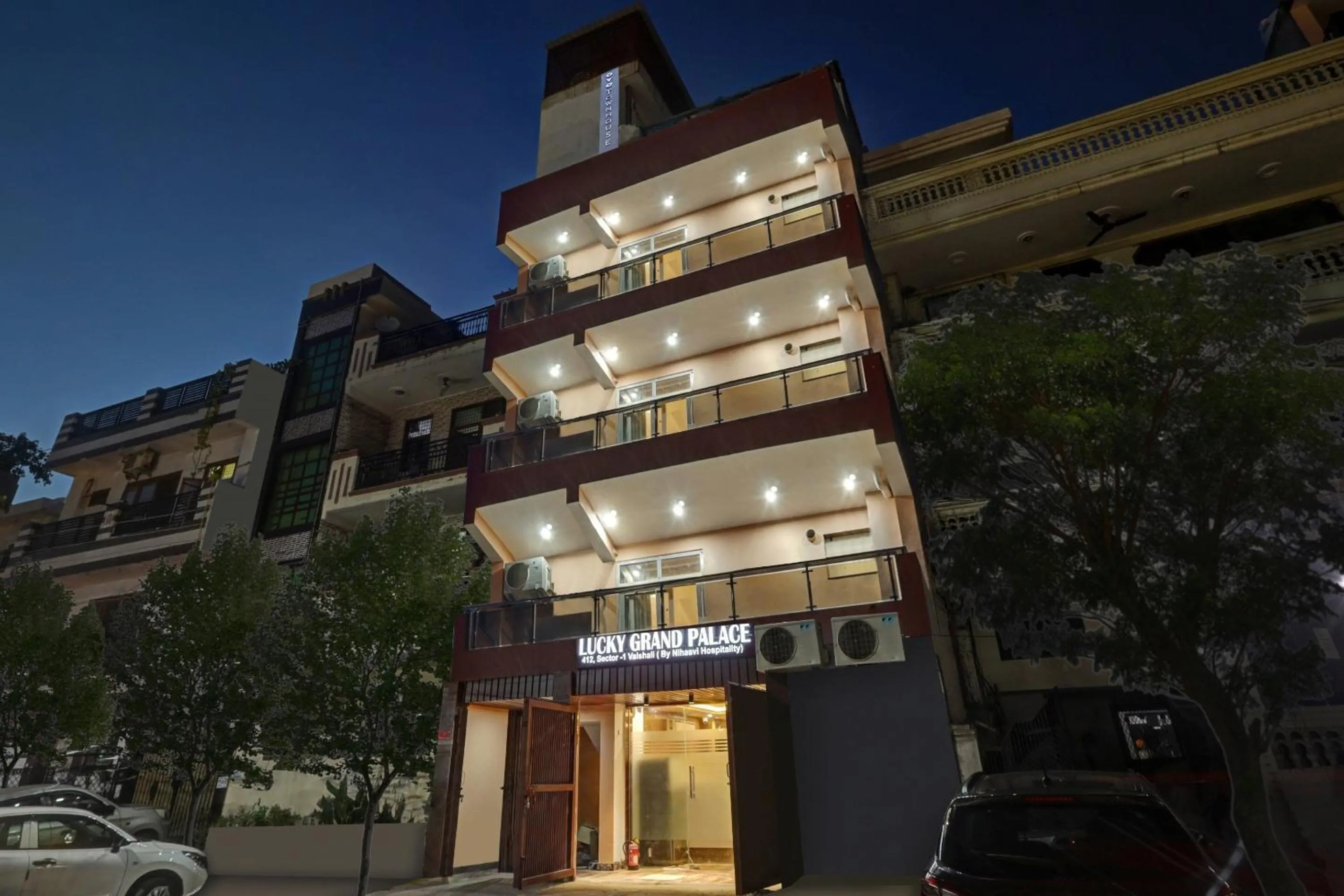 Facade/entrance in Townhouse Lucky Grand Palace