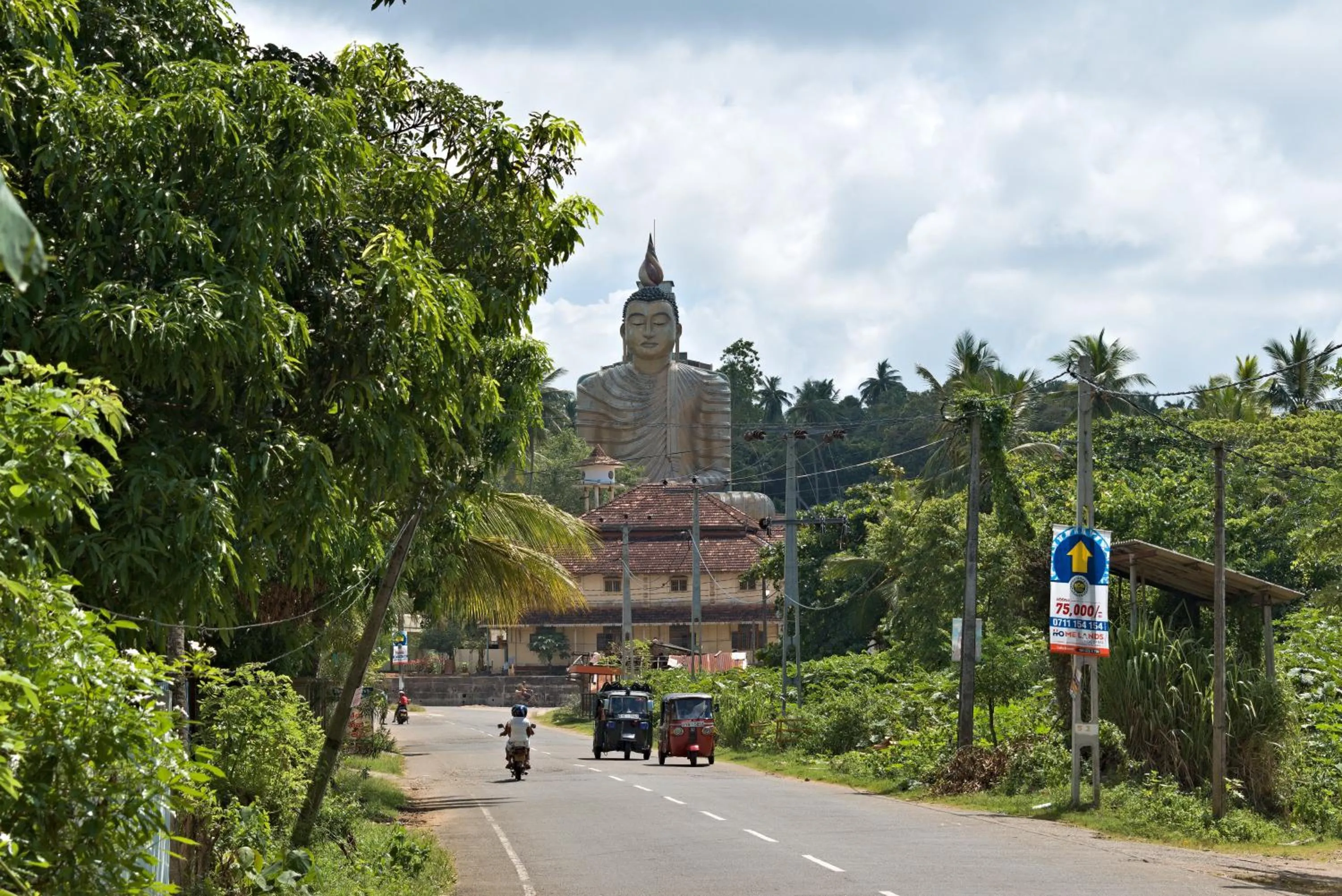 Activities in Smeralda Resorts Dikwella