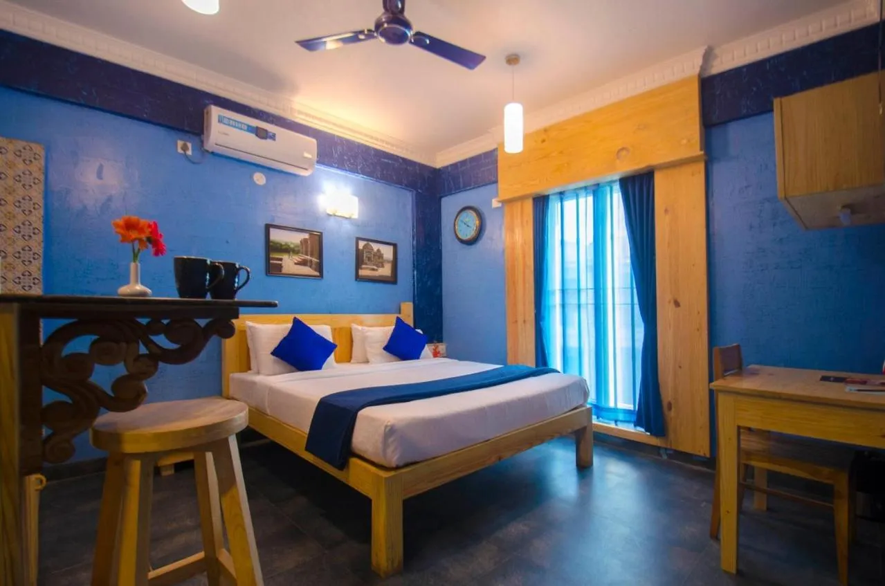 Bedroom, Bed in Liwa Habitat