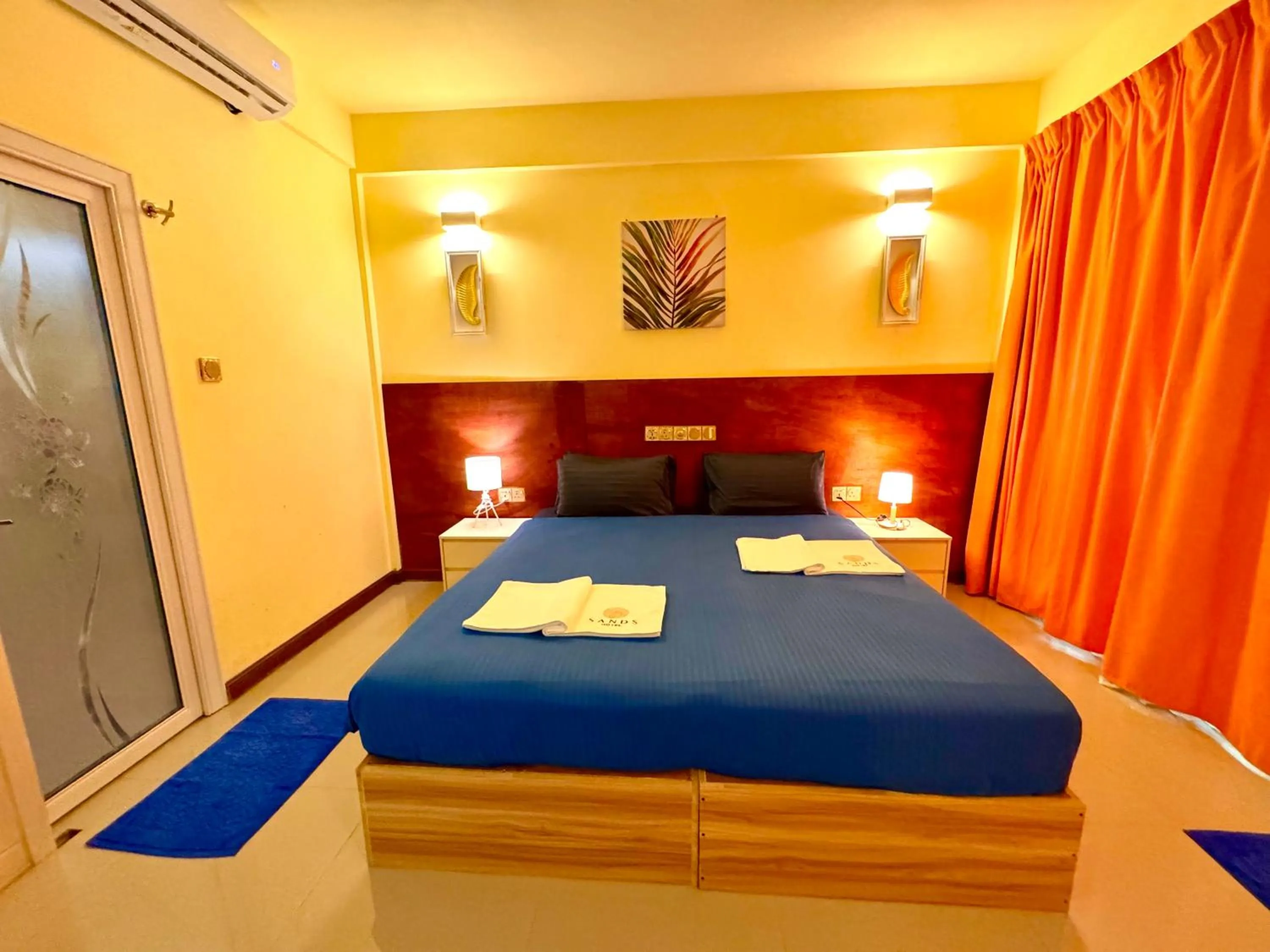 Bedroom, Bed in Sands Grand