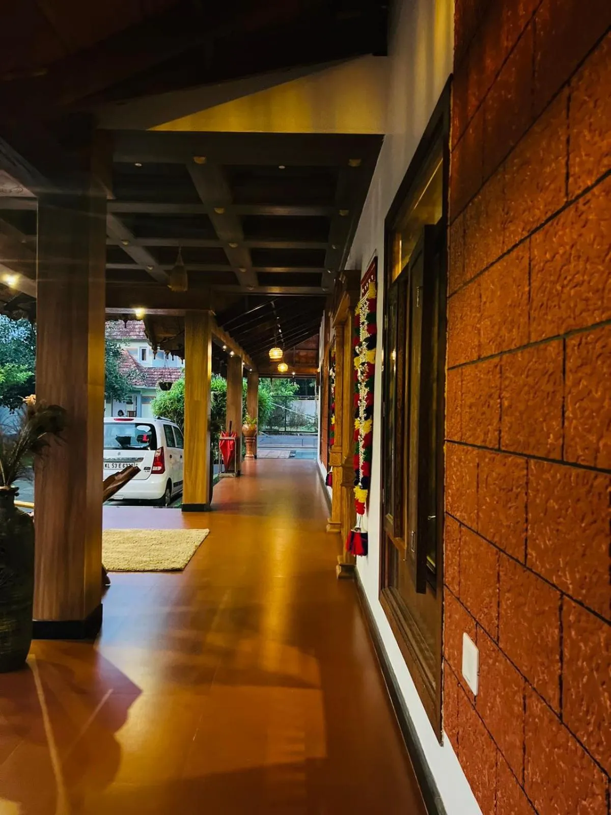 Communal lounge/ TV room in Vajra Ayurveda and Yoga Retreat