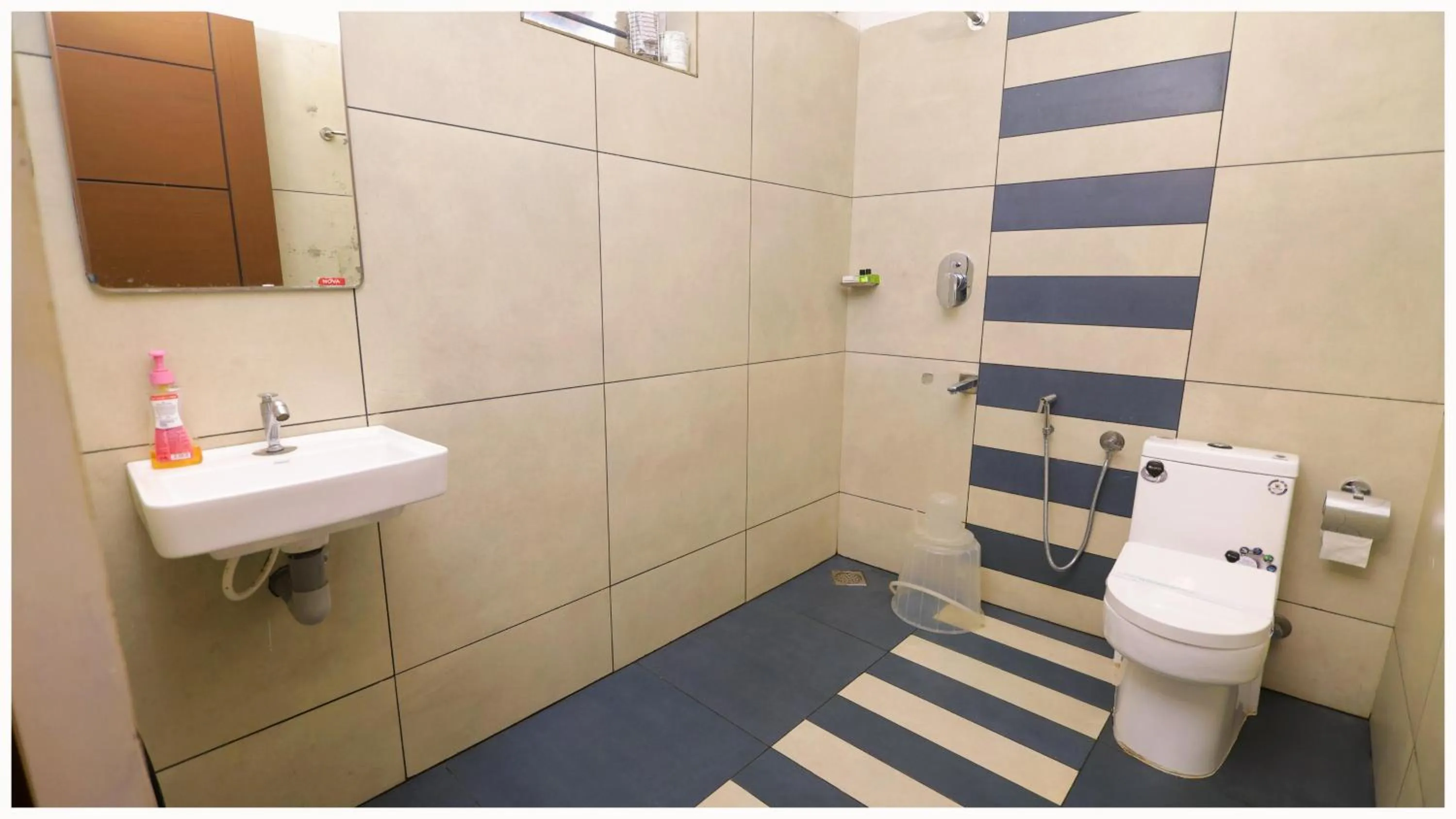 Shower in Vajra Ayurveda and Yoga Retreat