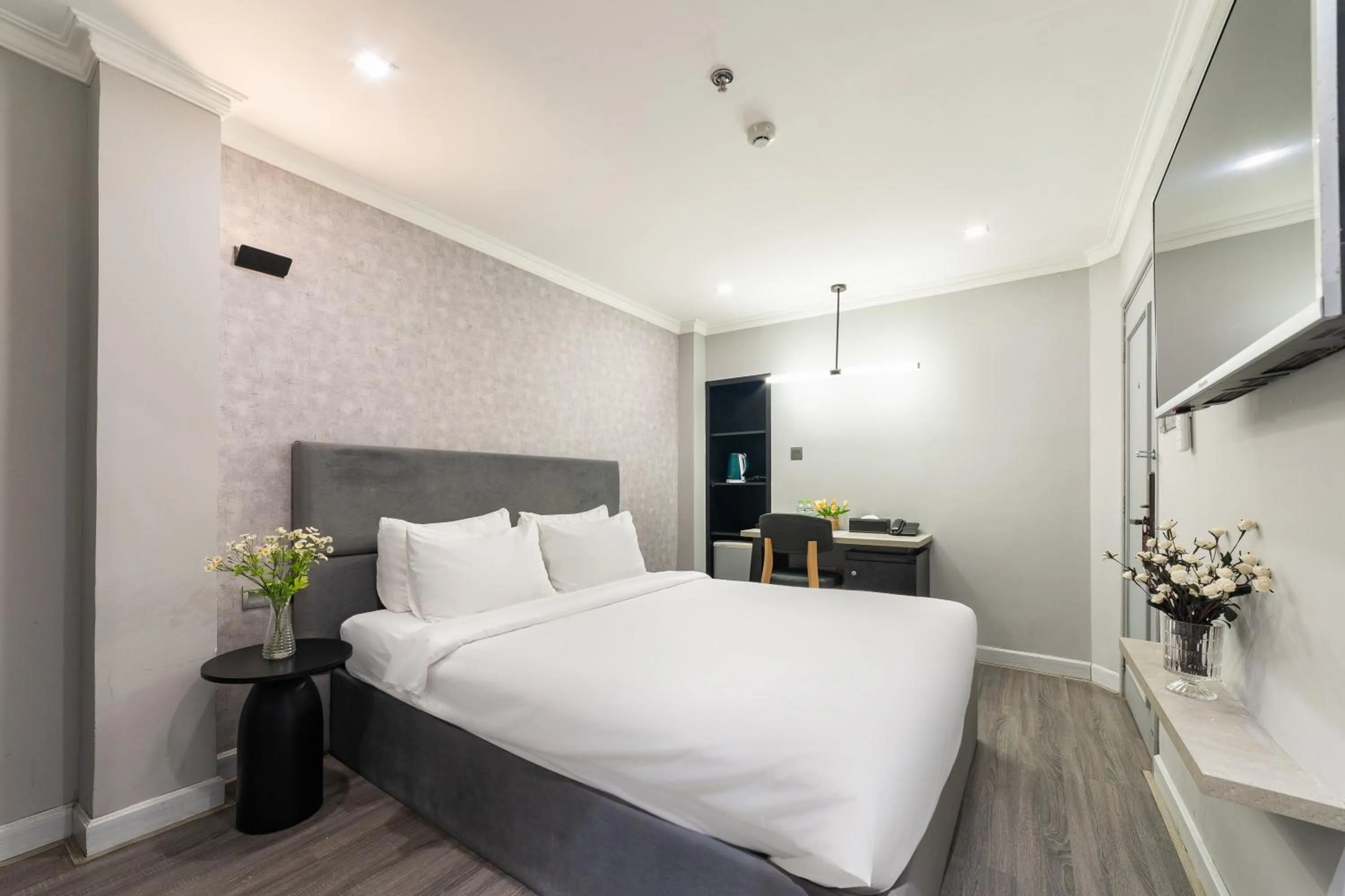 Bed in The Hotel Nicecy