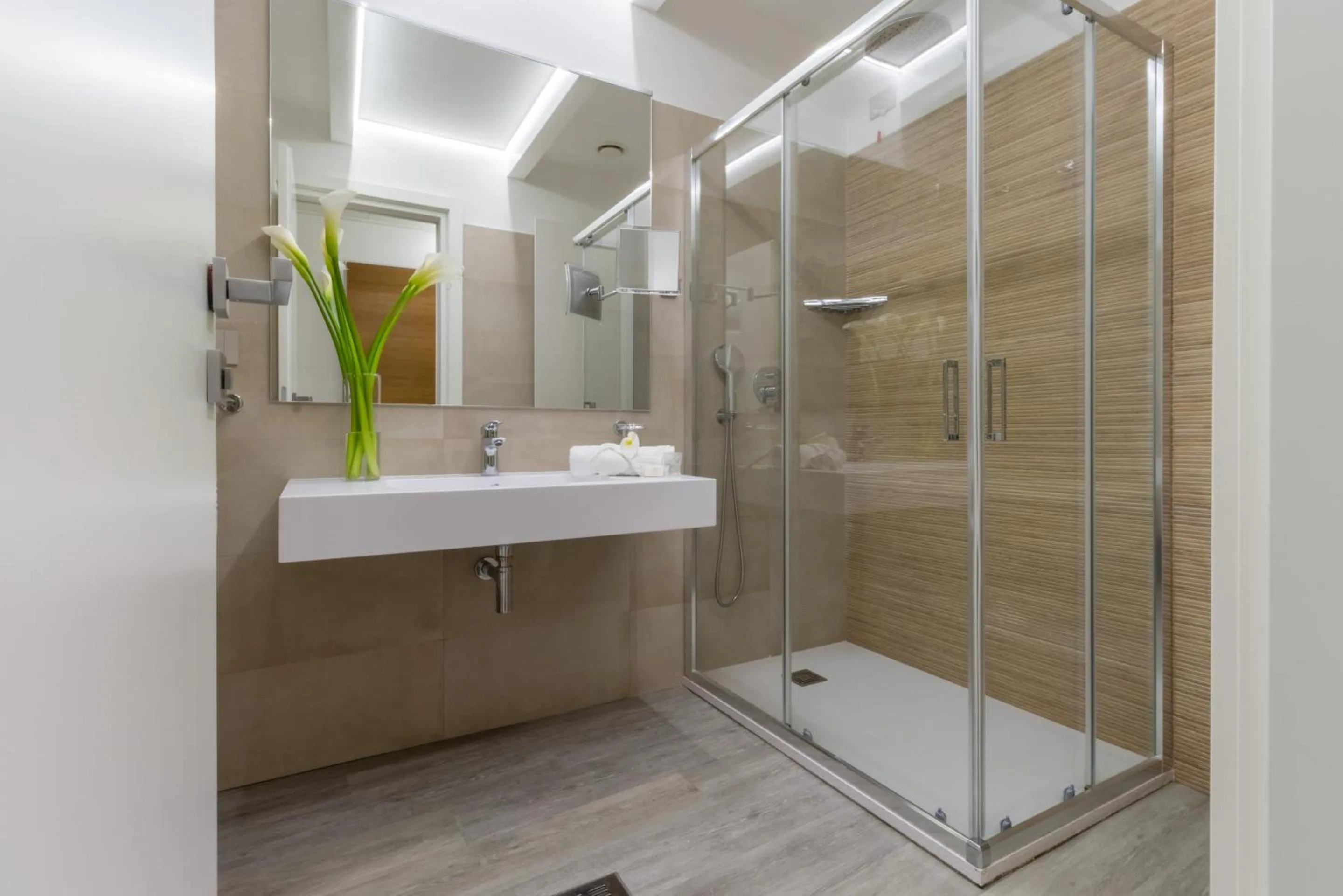 Bathroom in Hotel Italia