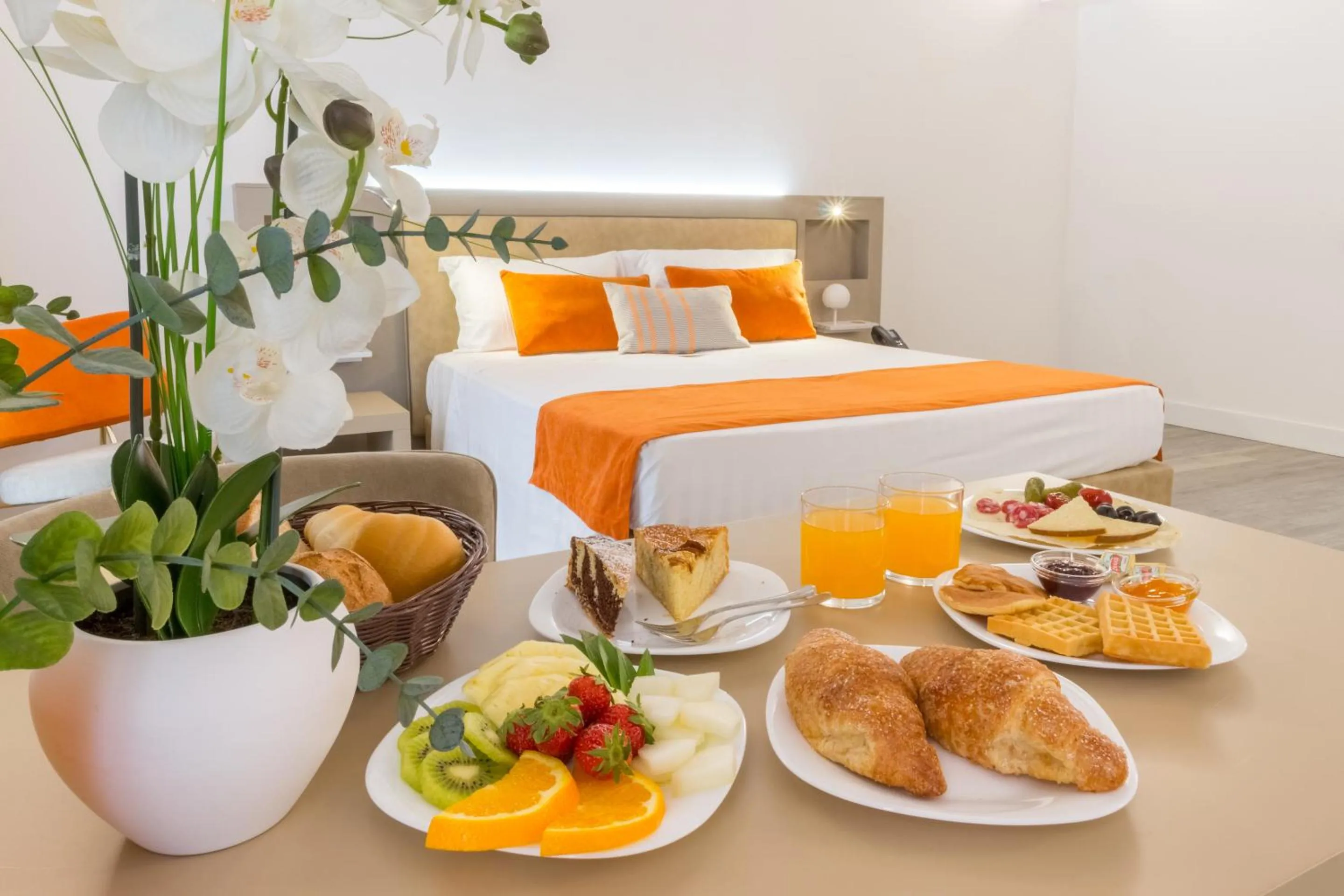 Breakfast, Bed in Hotel Italia