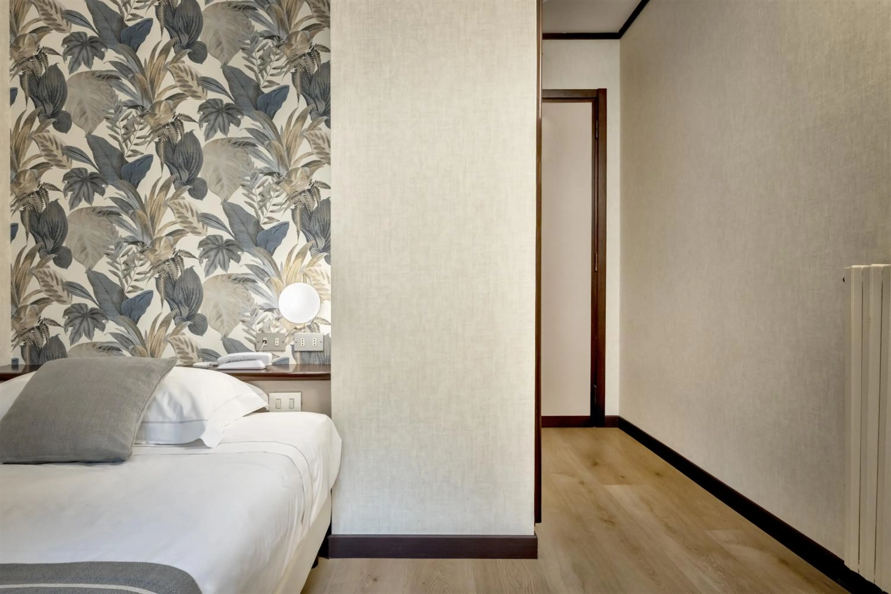 Photo of the whole room, Bed in Hotel Italia