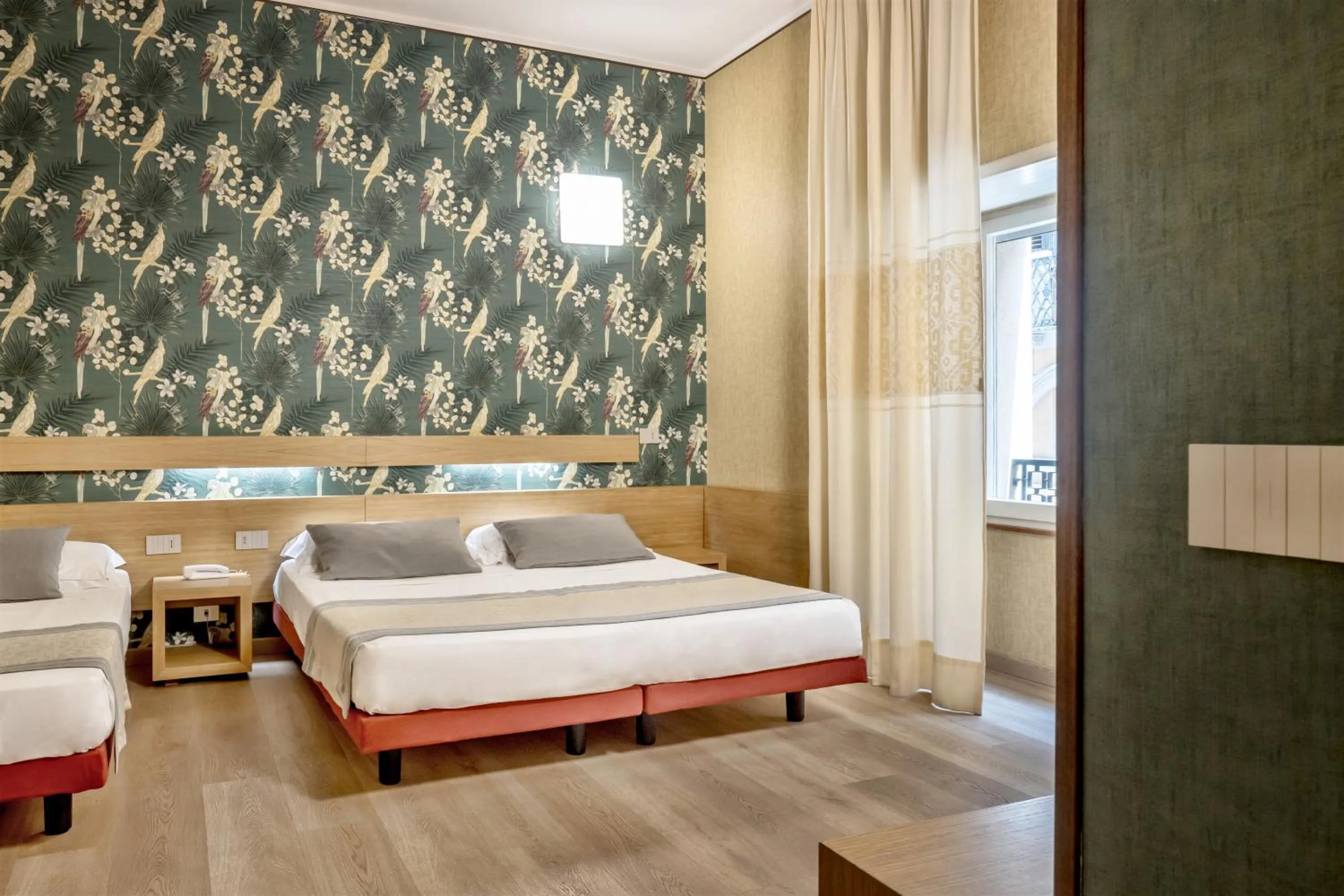 Photo of the whole room, Bed in Hotel Italia