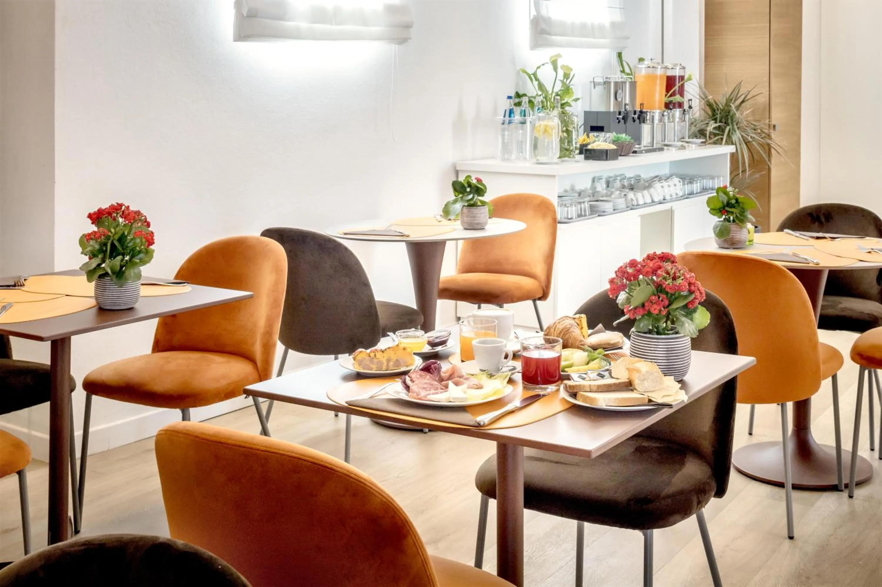 Breakfast in Hotel Italia