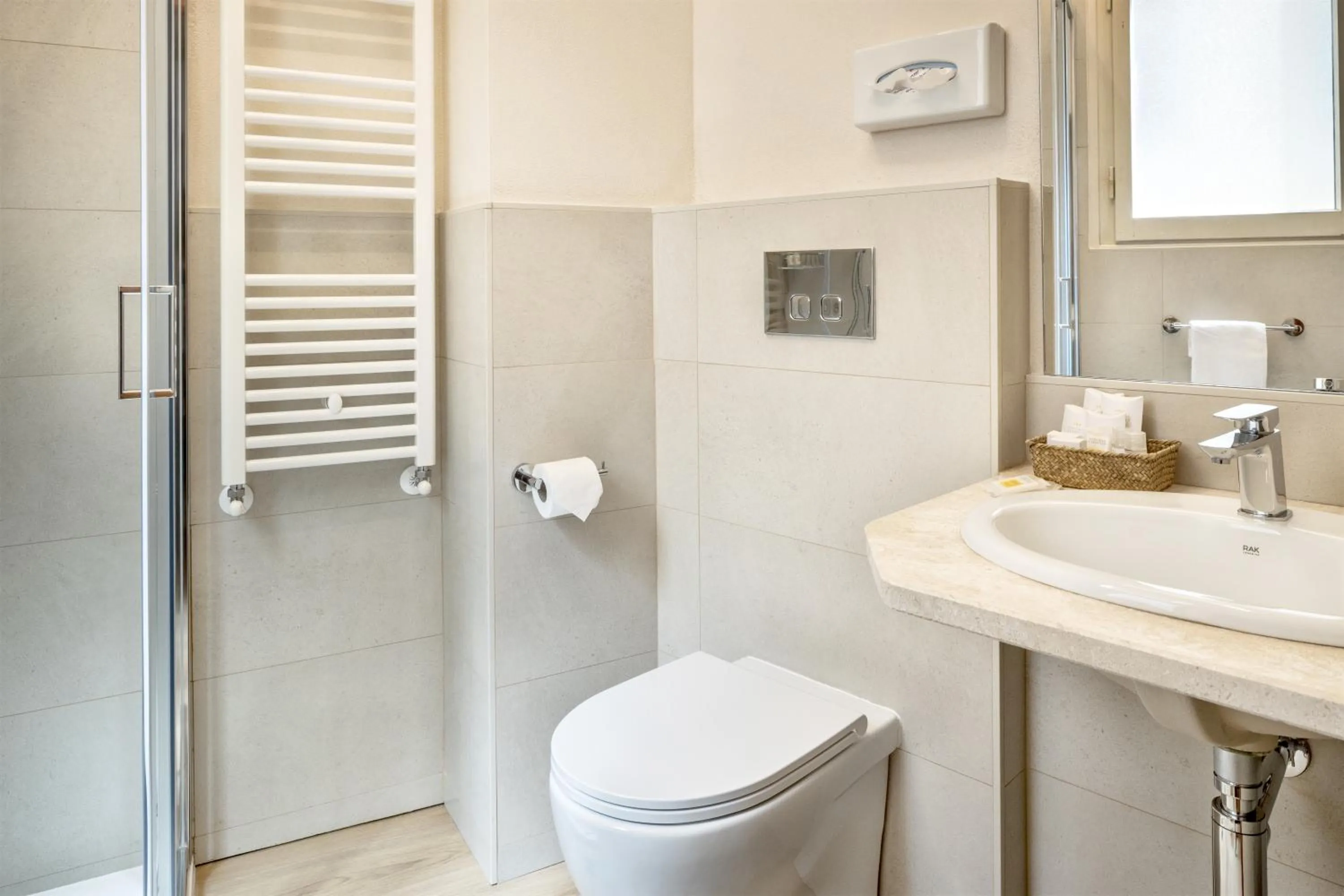 Toilet in Hotel Italia