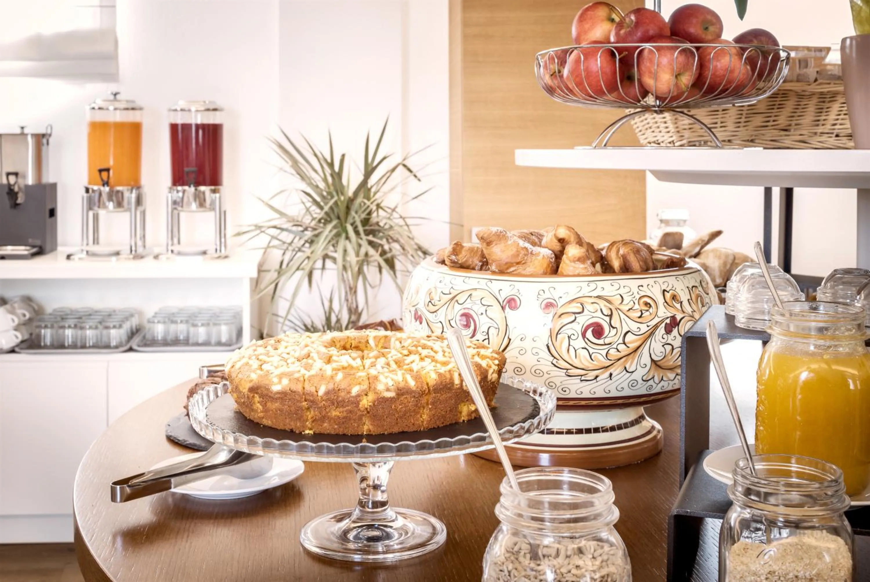 Buffet breakfast in Hotel Italia