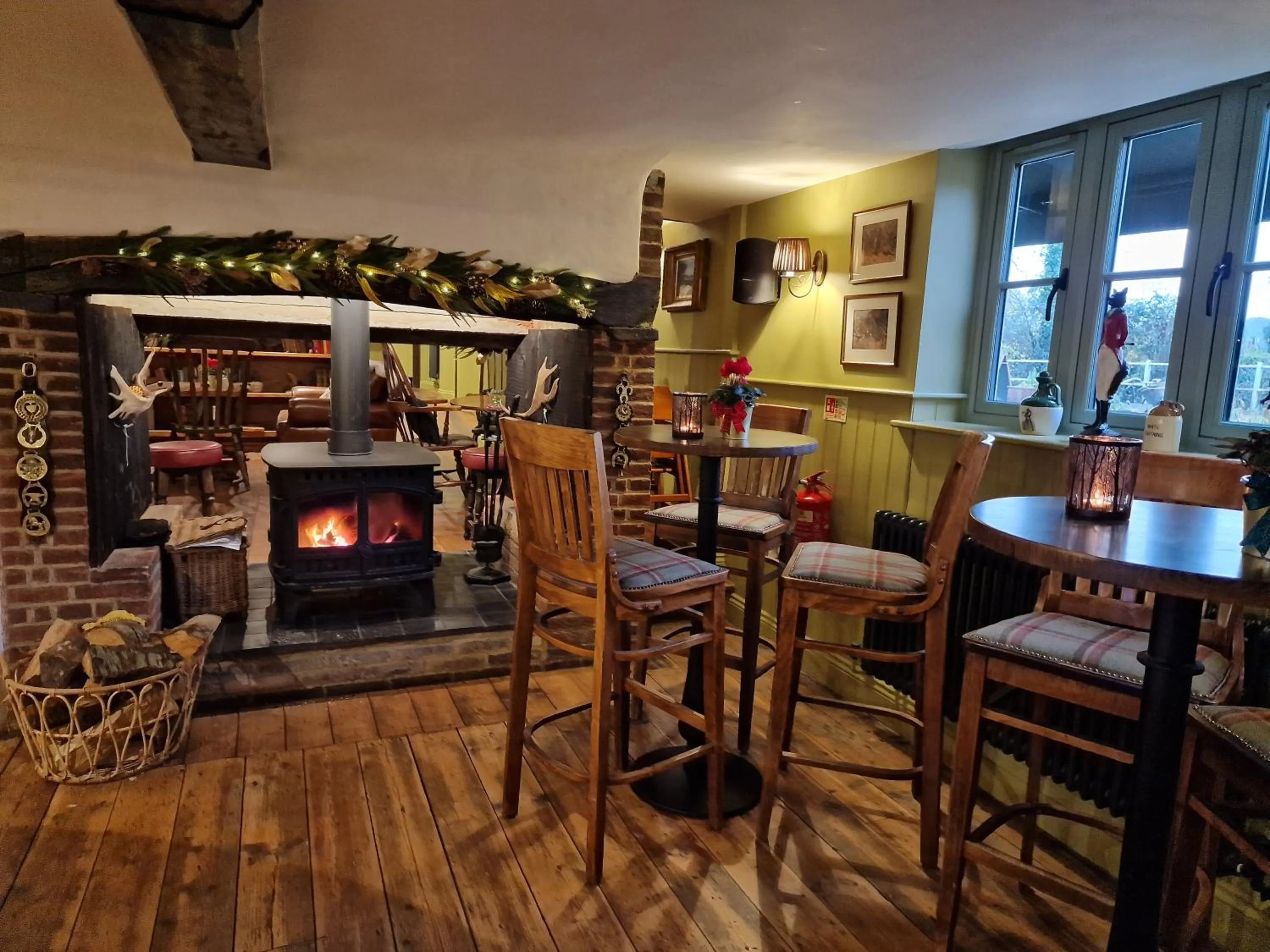 Restaurant/places to eat in The Duke on The Test