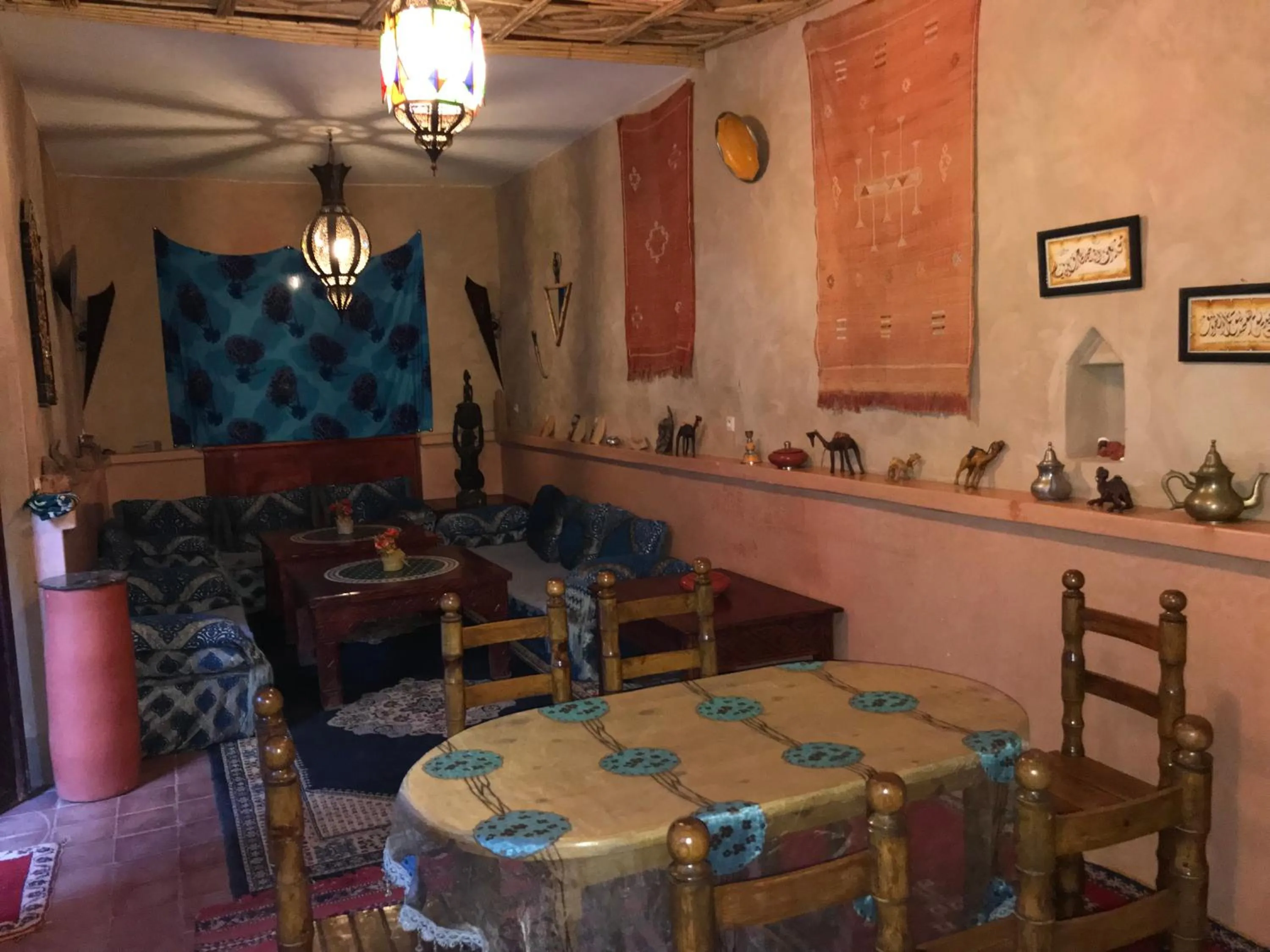 Restaurant/places to eat in Dar Amazir