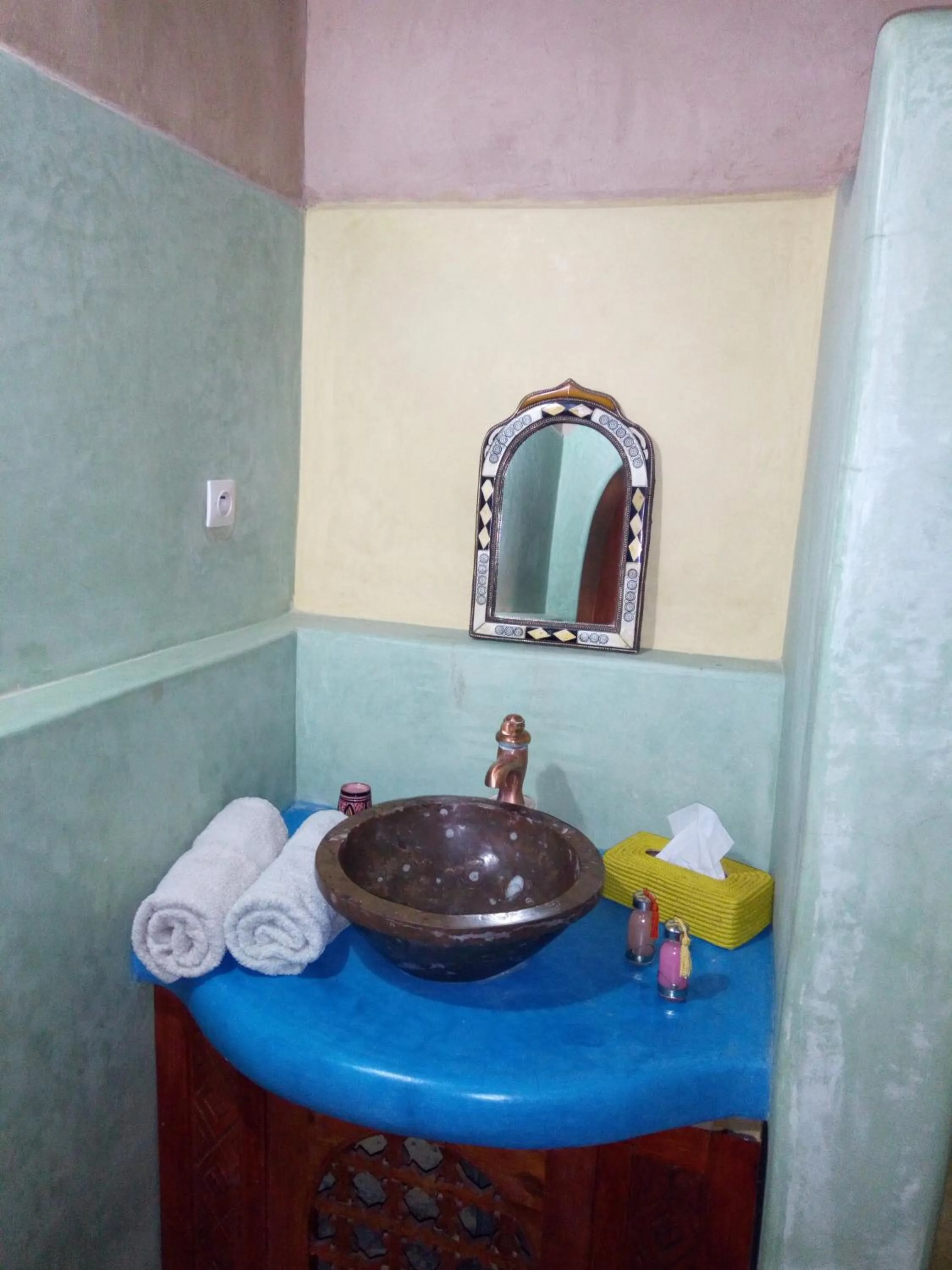 Shower in Dar Amazir