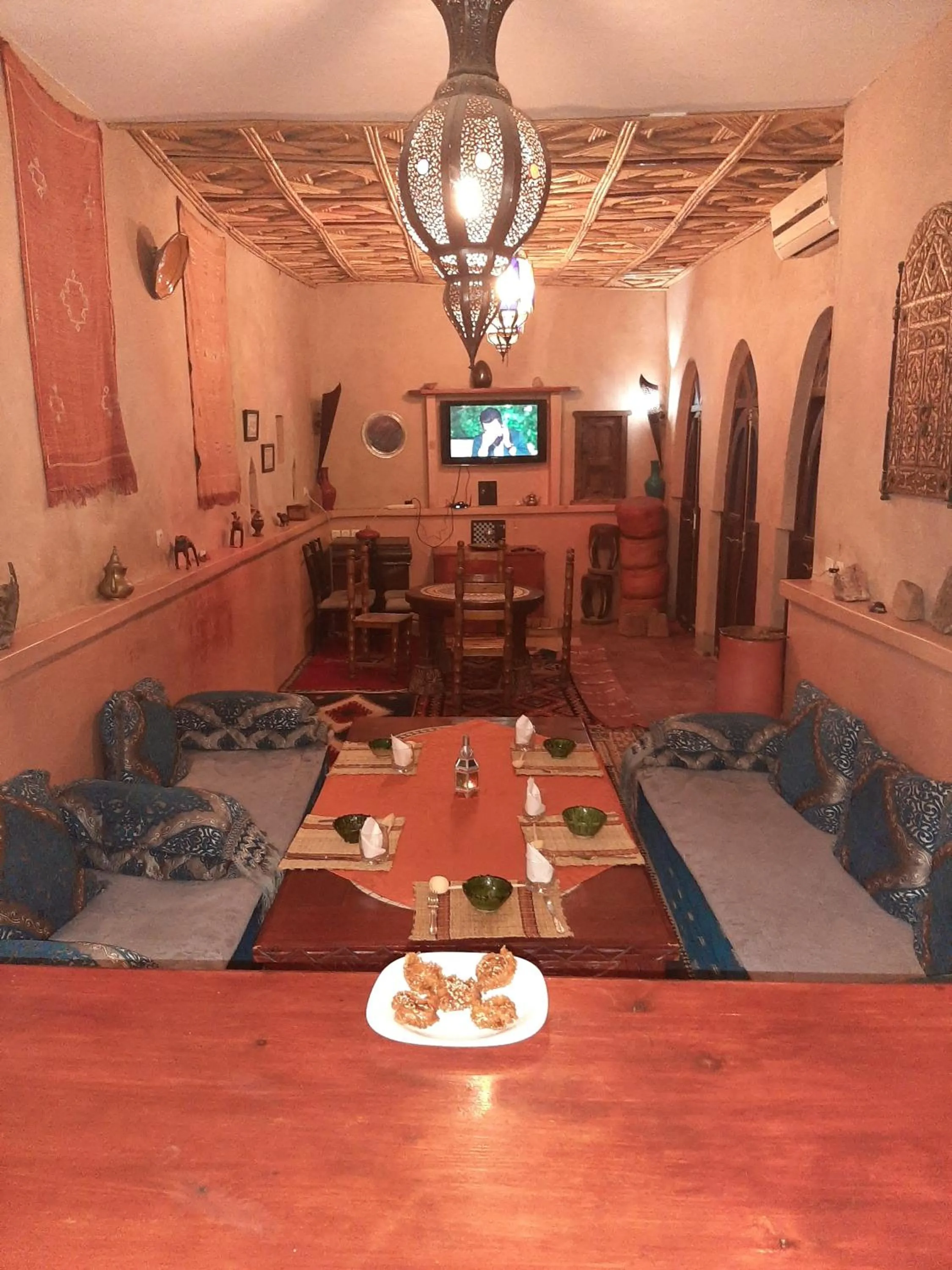 Restaurant/places to eat in Dar Amazir