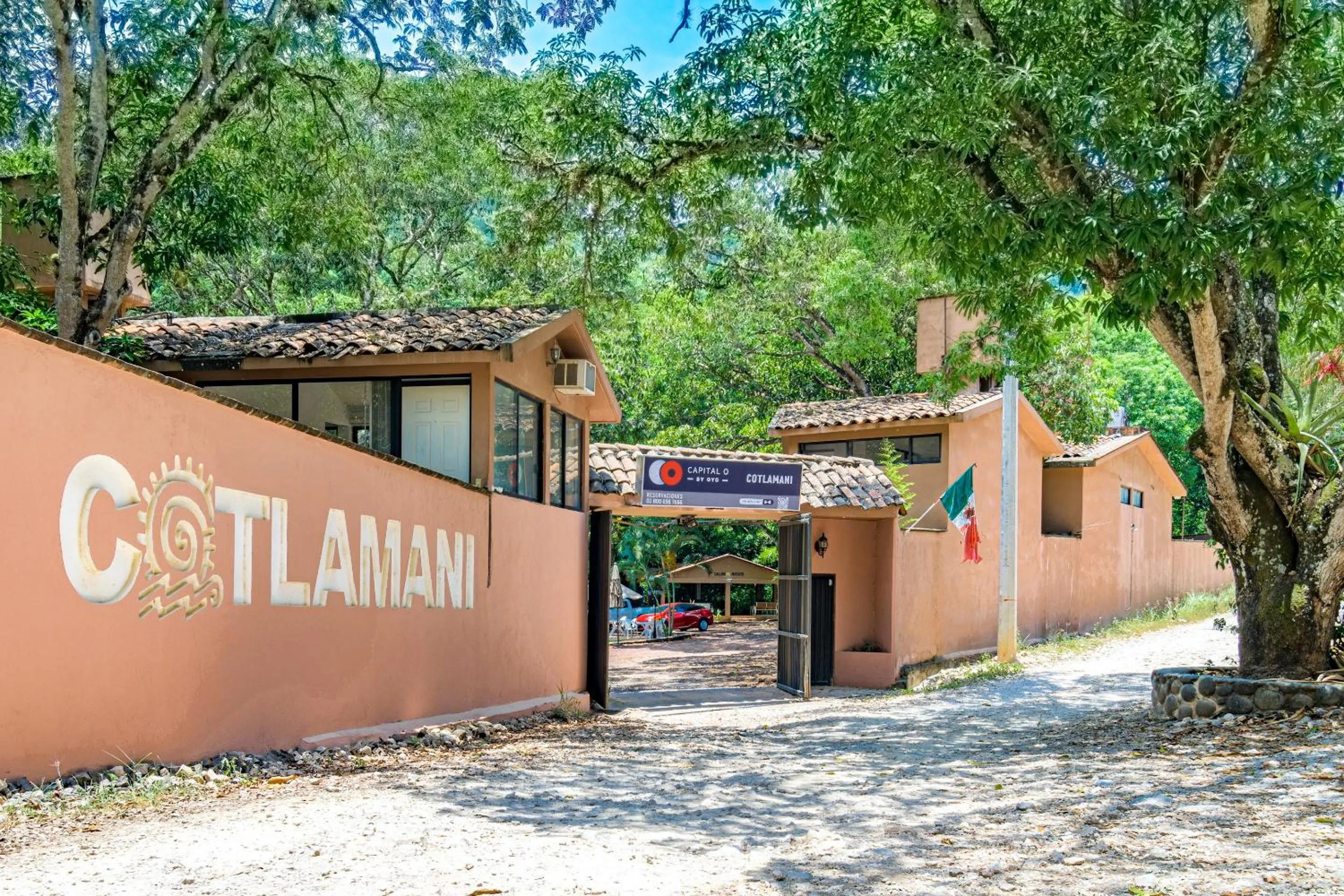 Property Building in Cotlamani Hotel Aventura