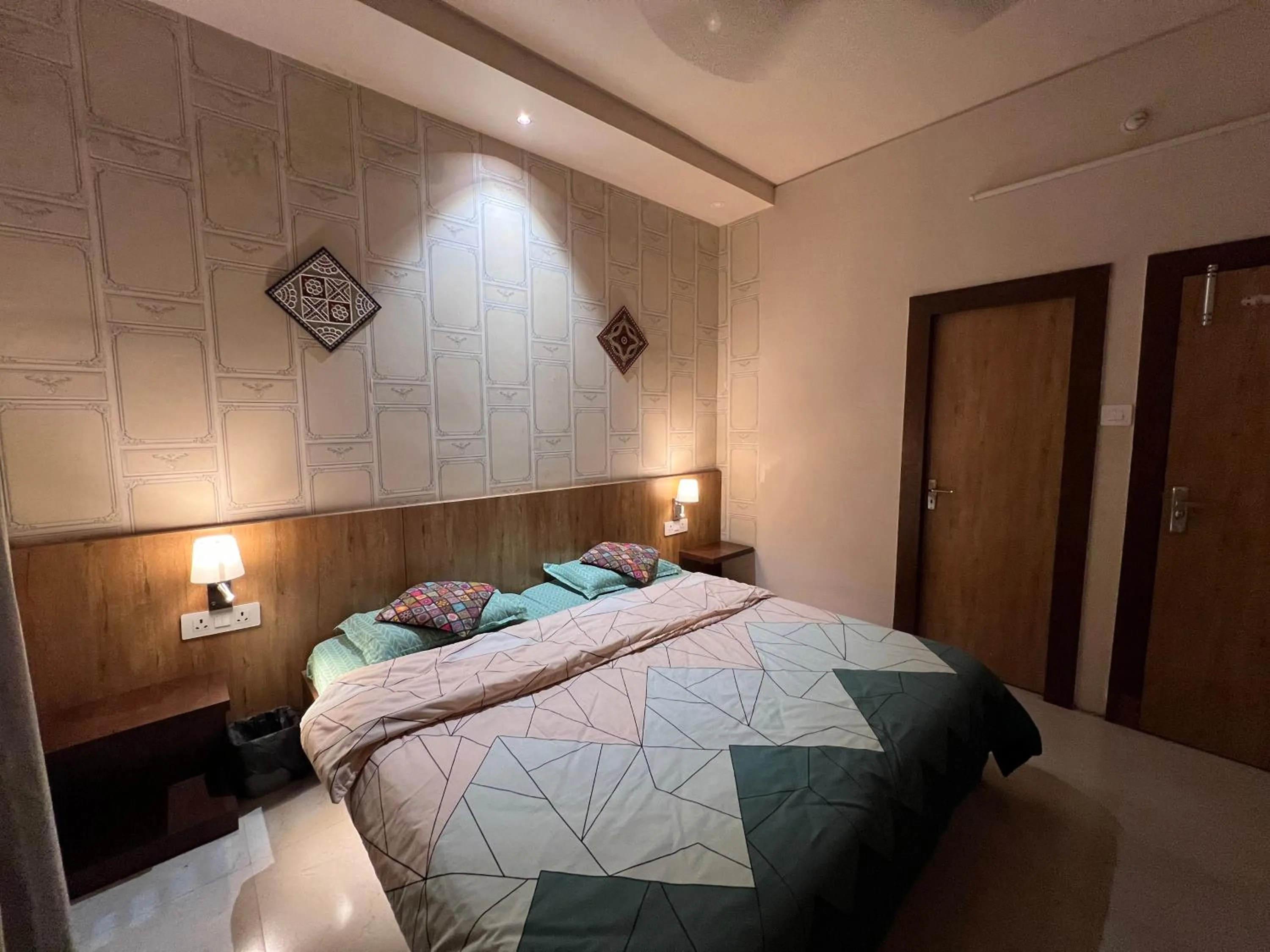 GREEN HOME STAY