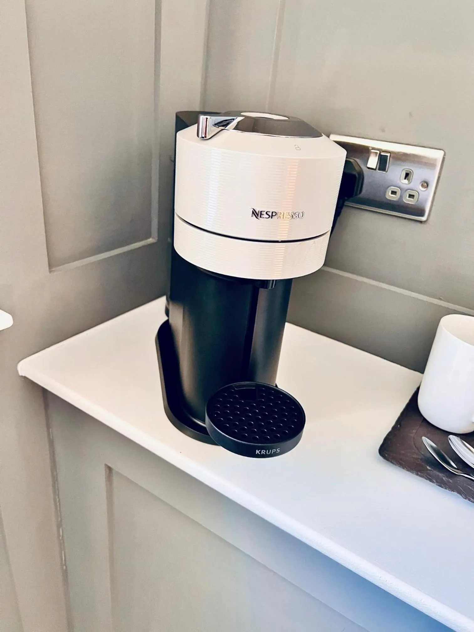 Coffee/tea facilities in George & Dragon Hotel