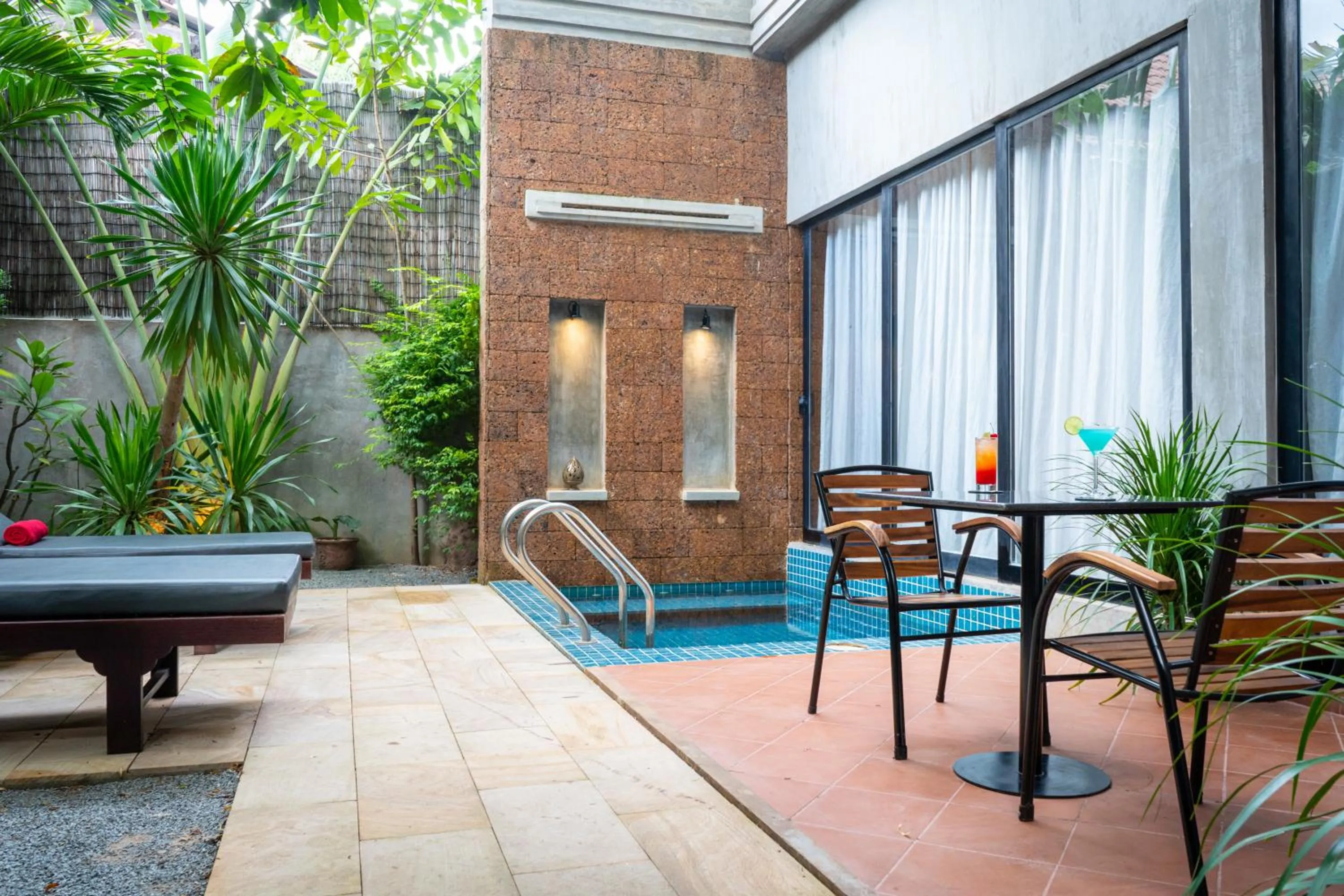 Swimming pool in Grange