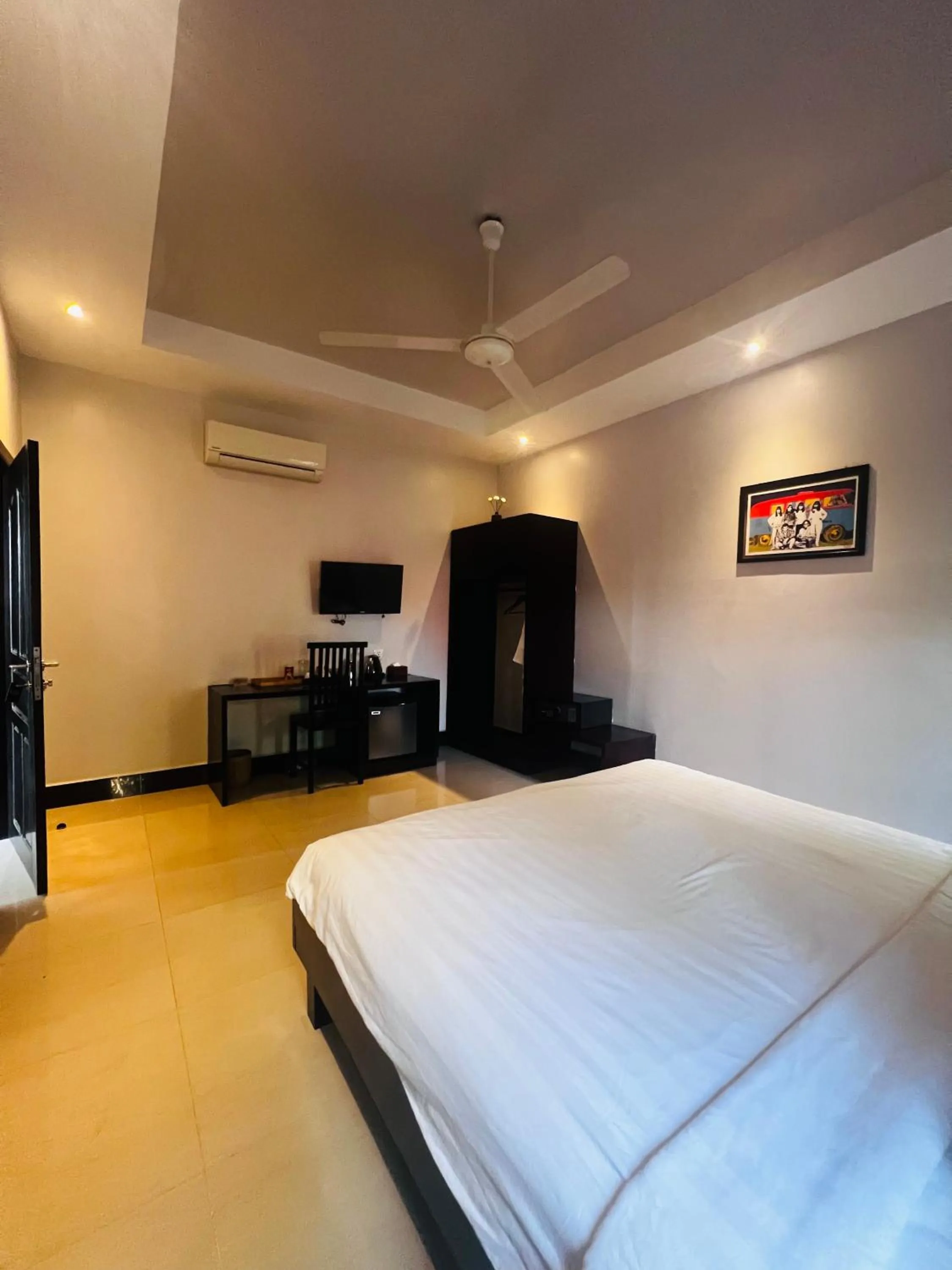 Photo of the whole room, Bed in Grange